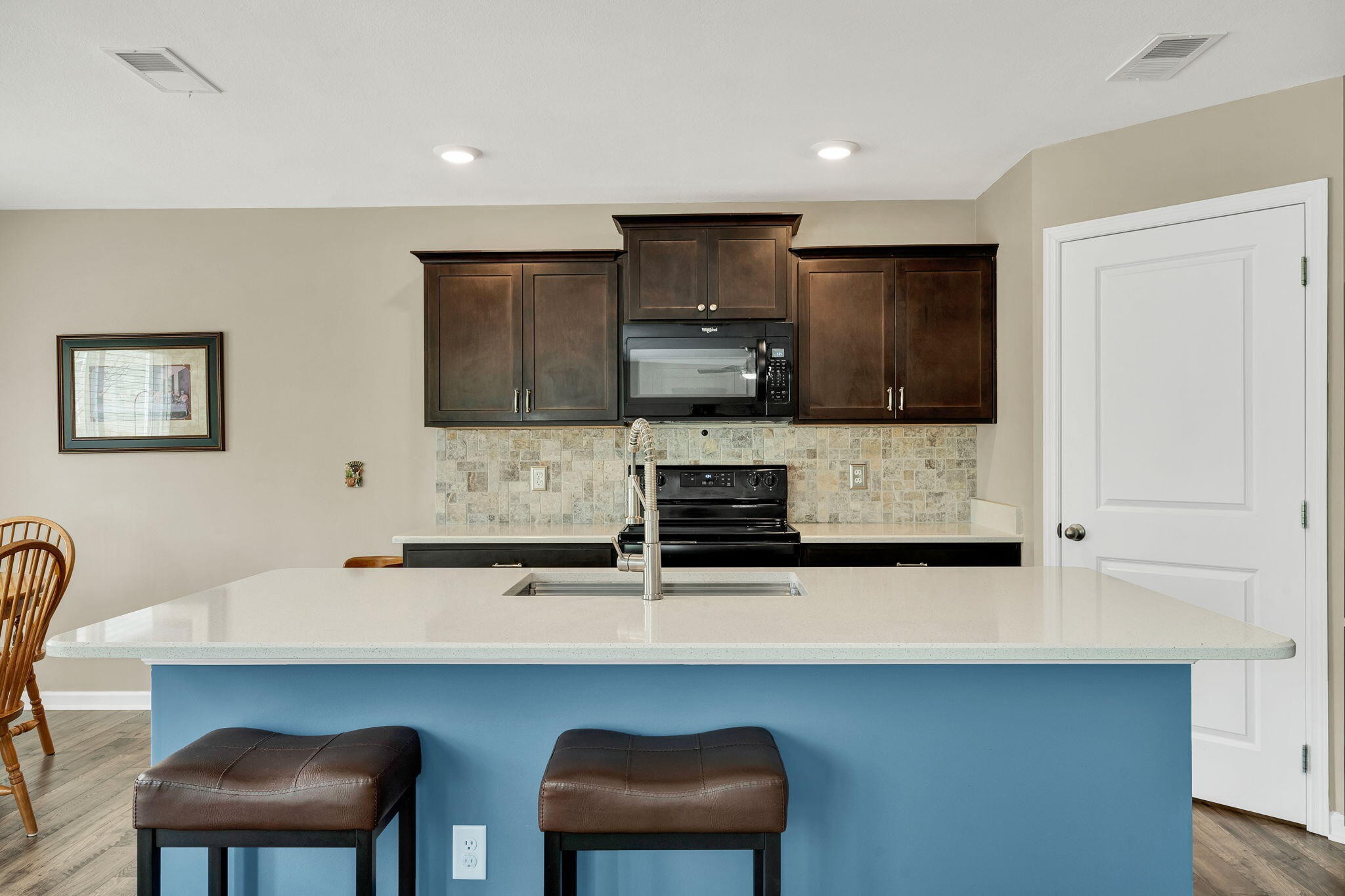 3350 Serenity Drive, Ne Property Photo 8