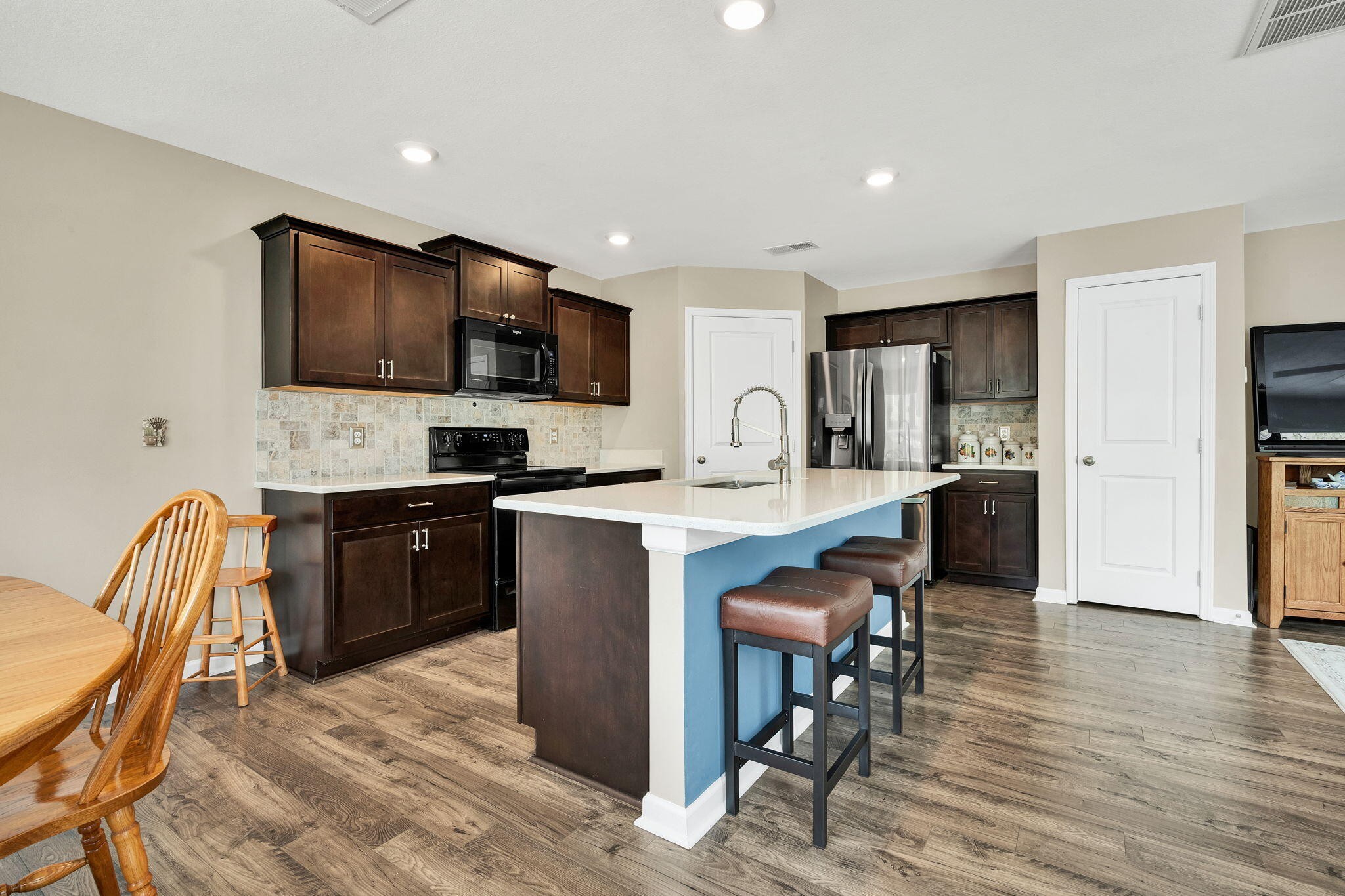 3350 Serenity Drive, Ne Property Photo 10