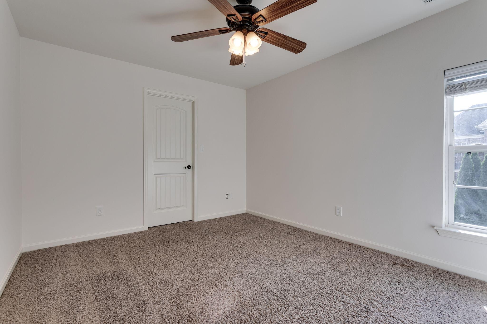 1002 Glessner Dr Property Photo 21