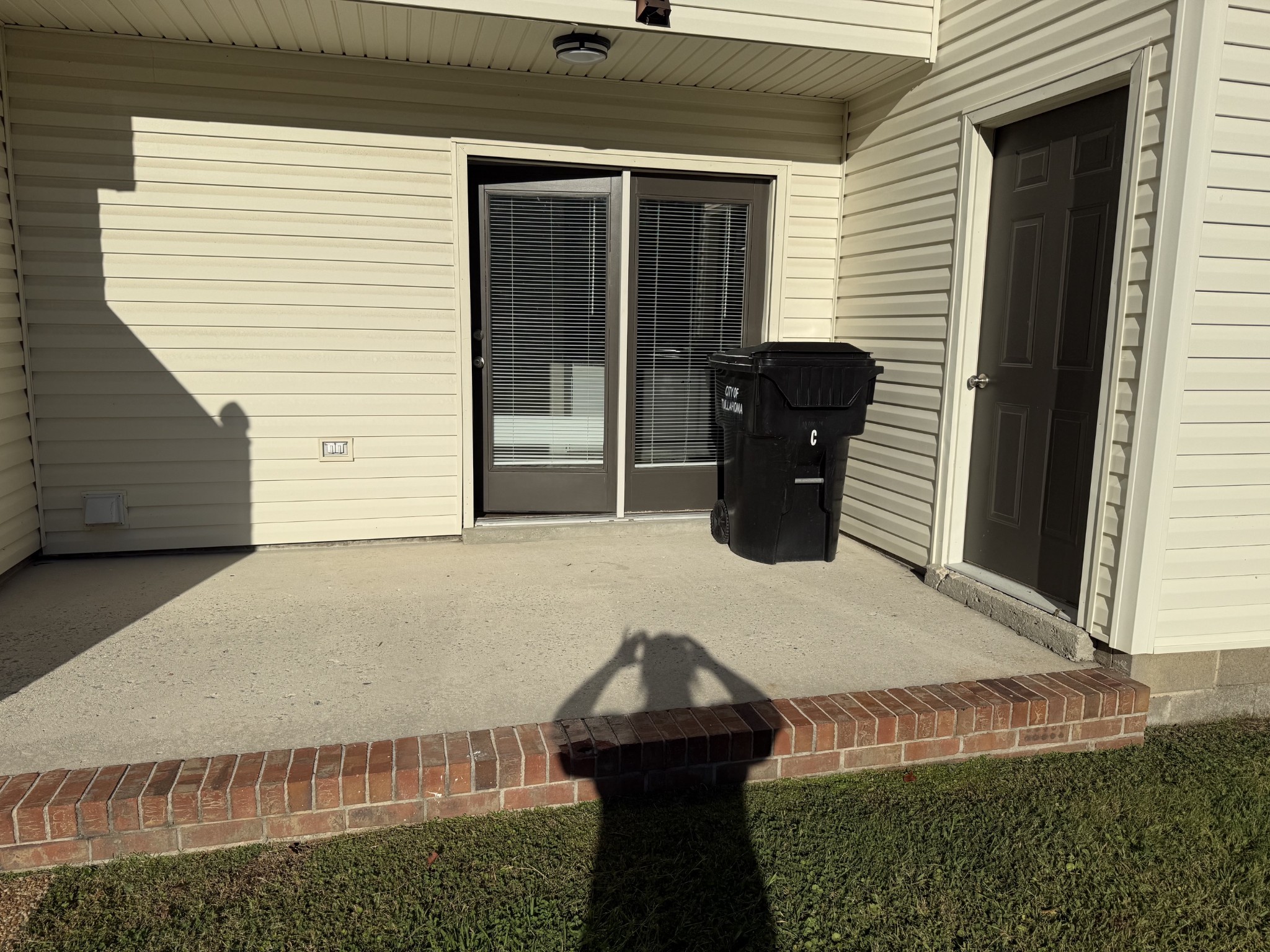 601 E Grundy St Property Photo 18