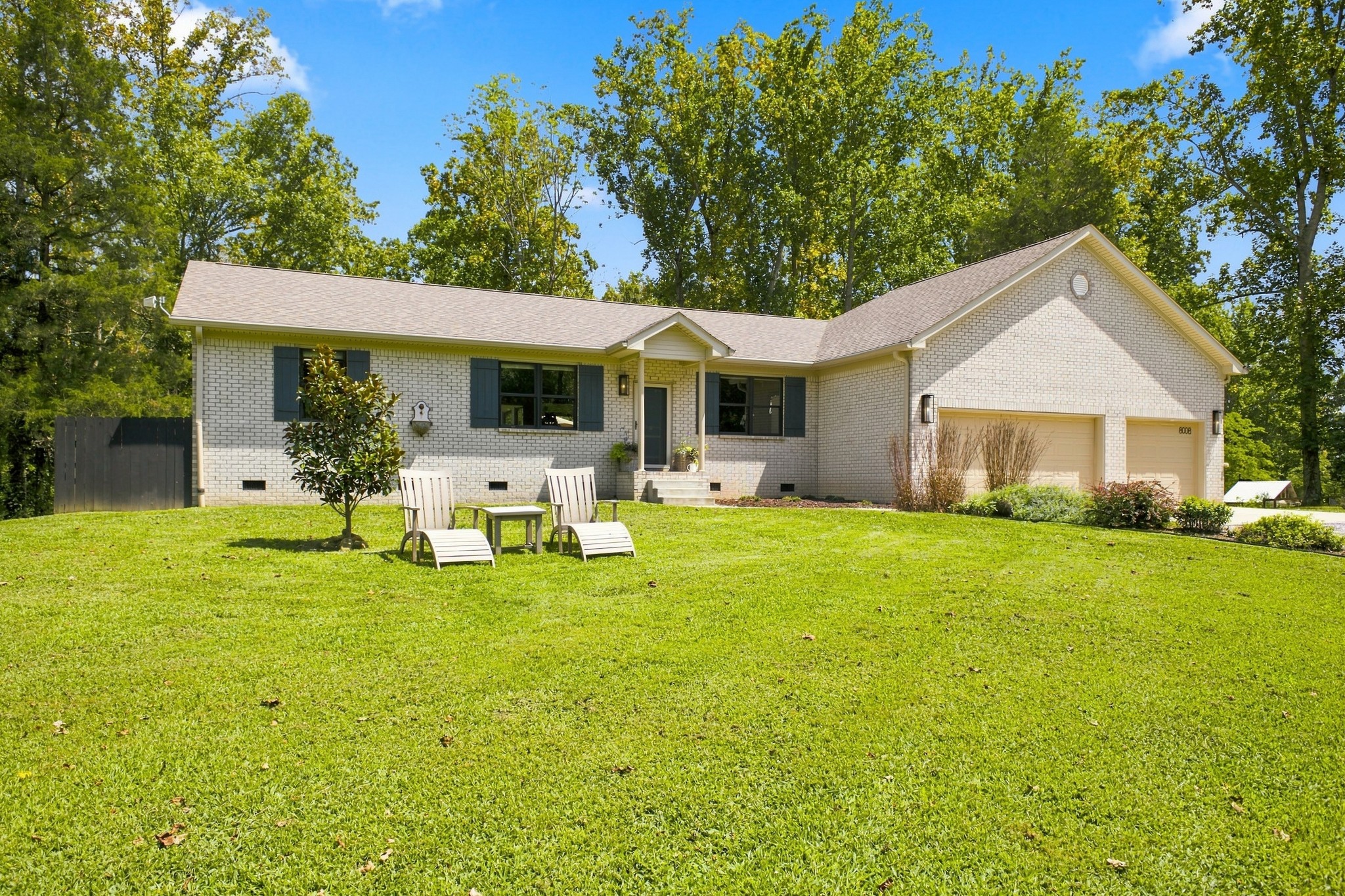 8008 Poplar Ridge Ln Property Photo 1