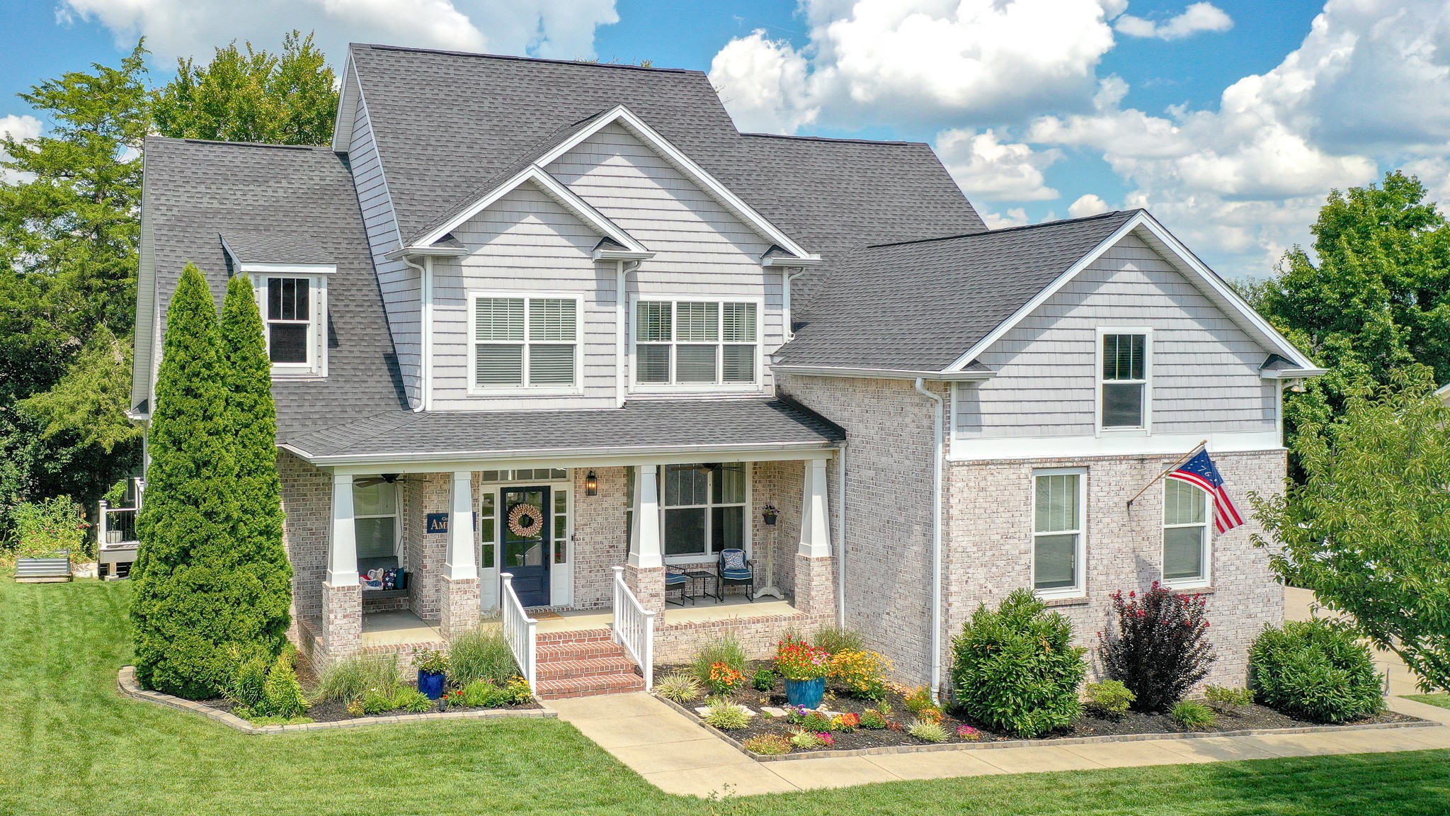 1027 Nealcrest Cir