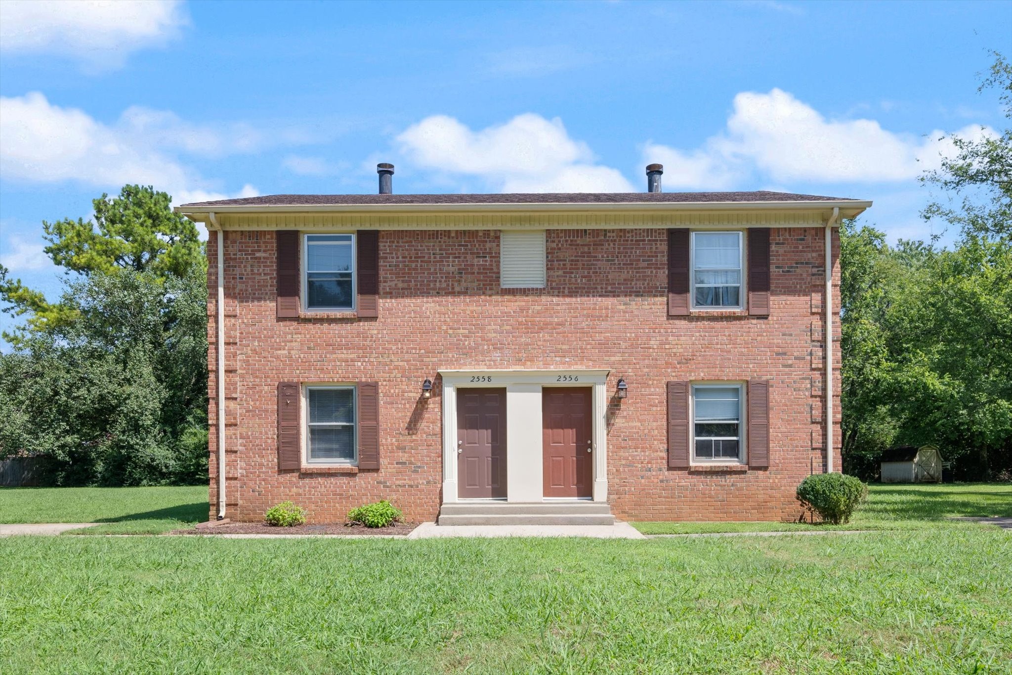 2556 Oak Hill Dr Property Photo 1