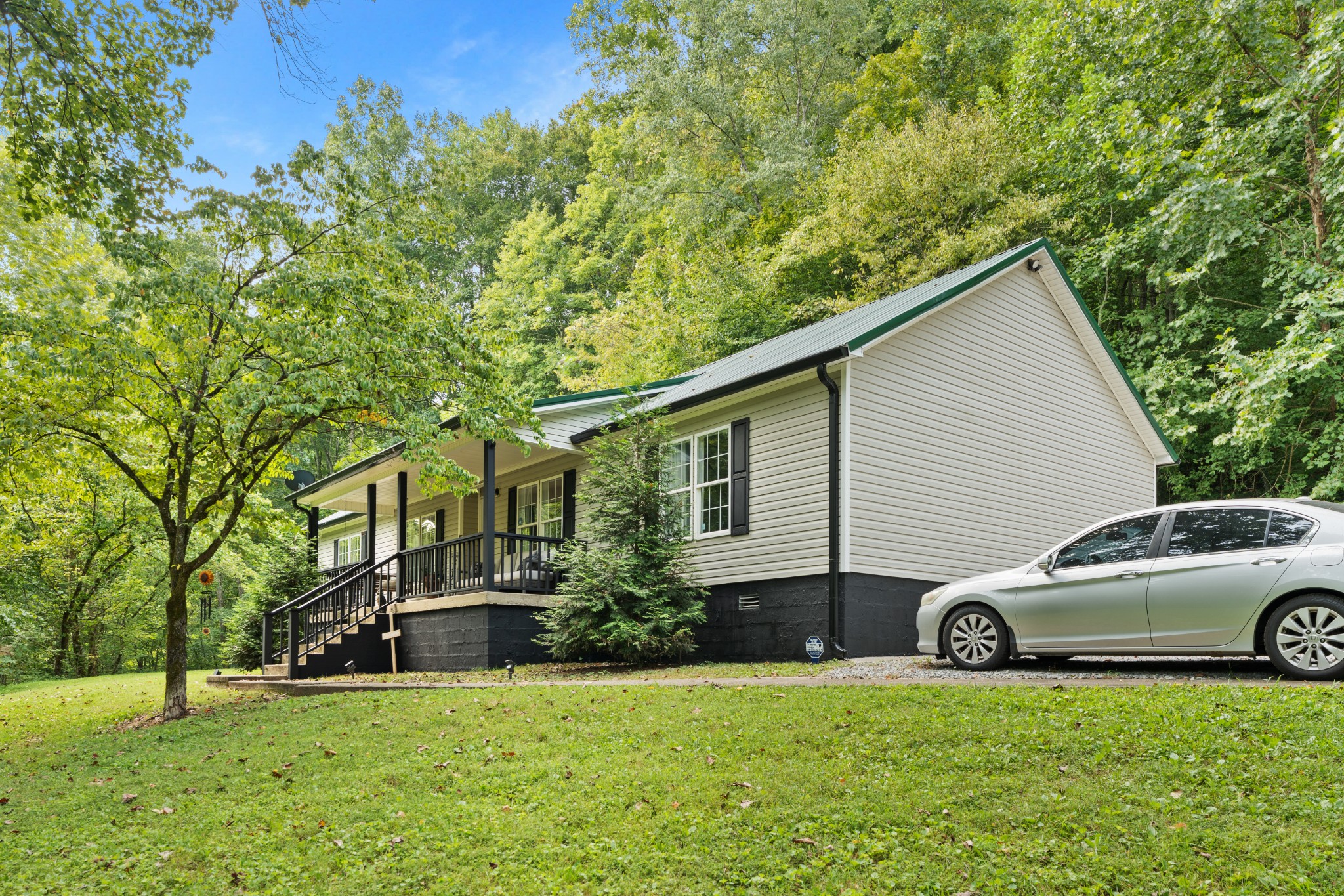 6461 Vestal Hollow Rd Property Photo 1