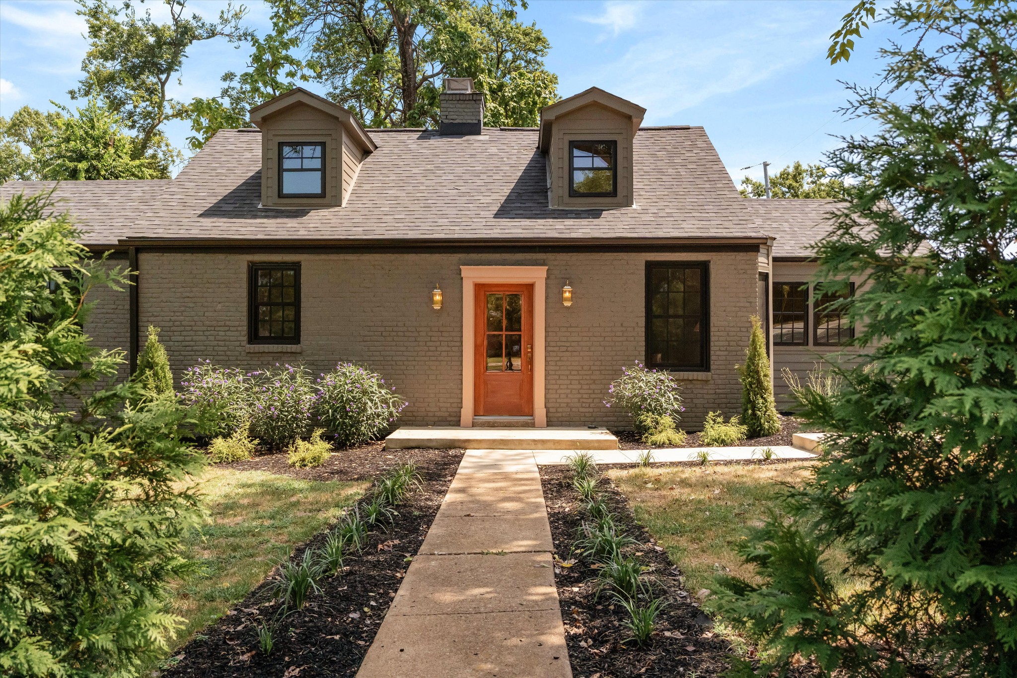 2808 Brightwood Ave Property Photo 1