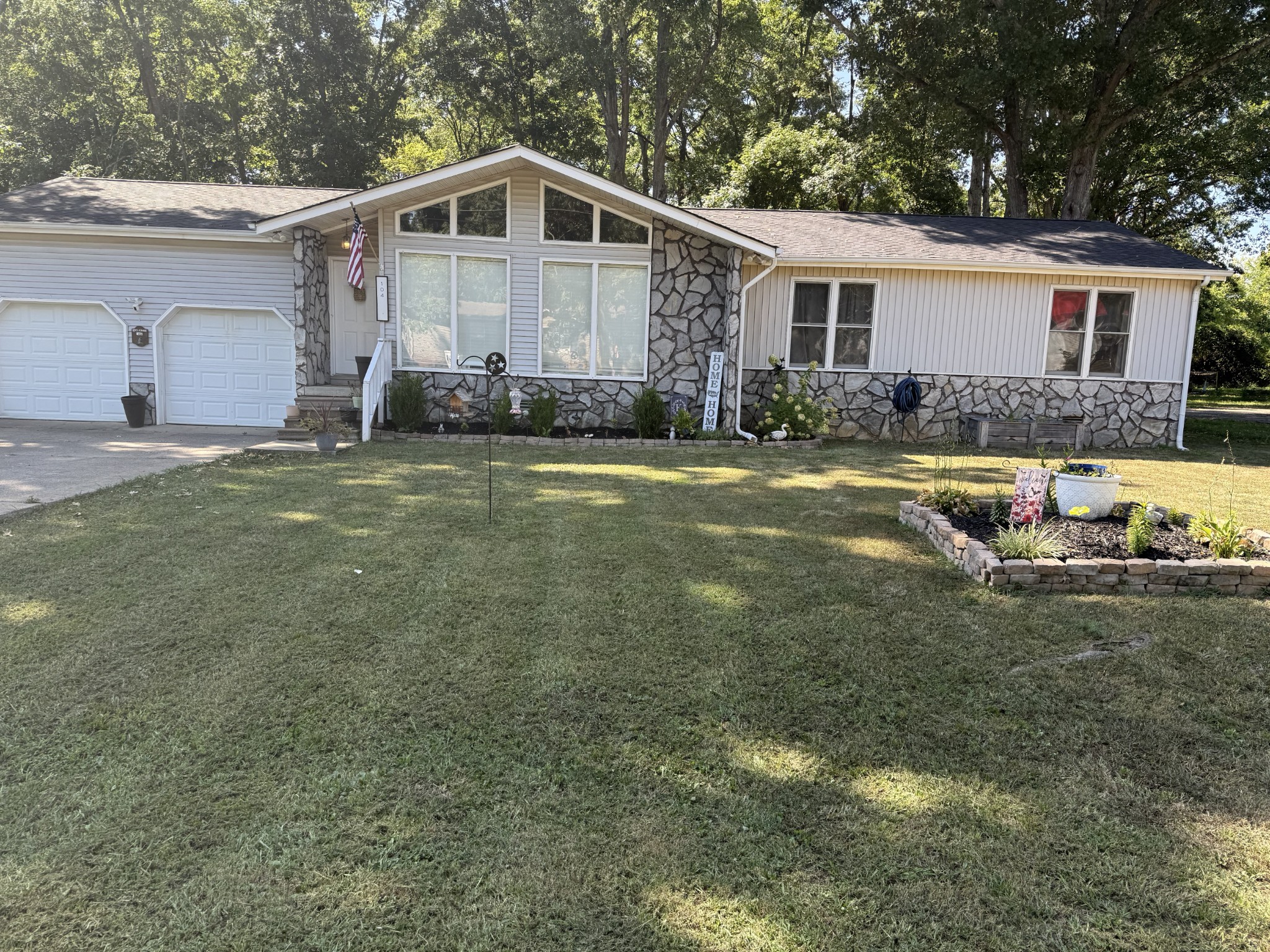 104 Ligon Dr Property Photo 1