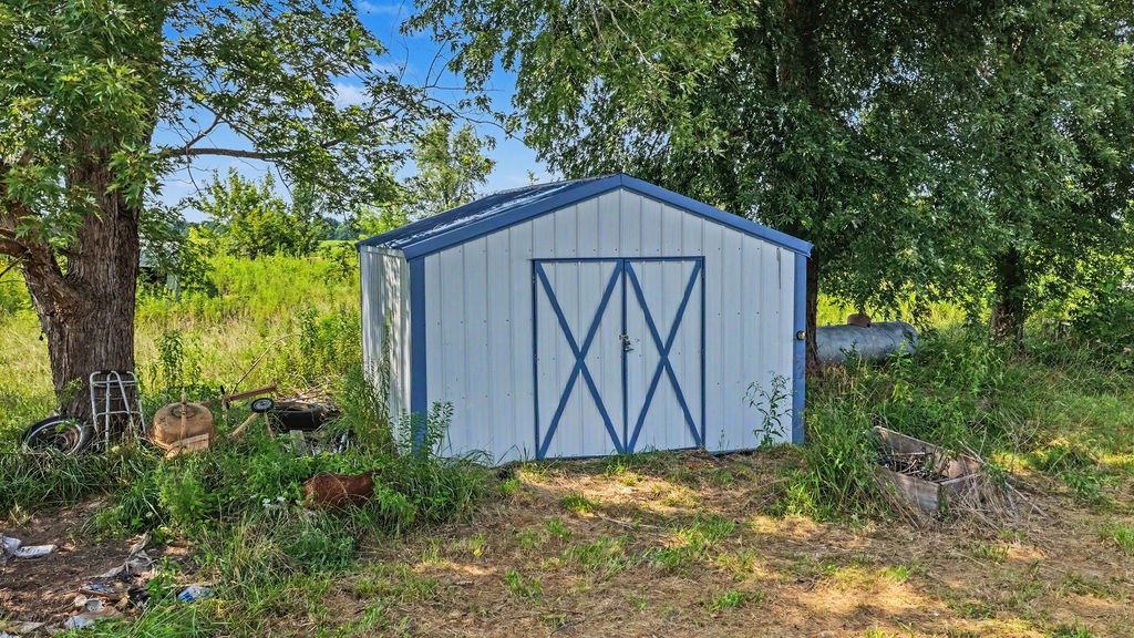 27 Clark School Rd Property Photo 3
