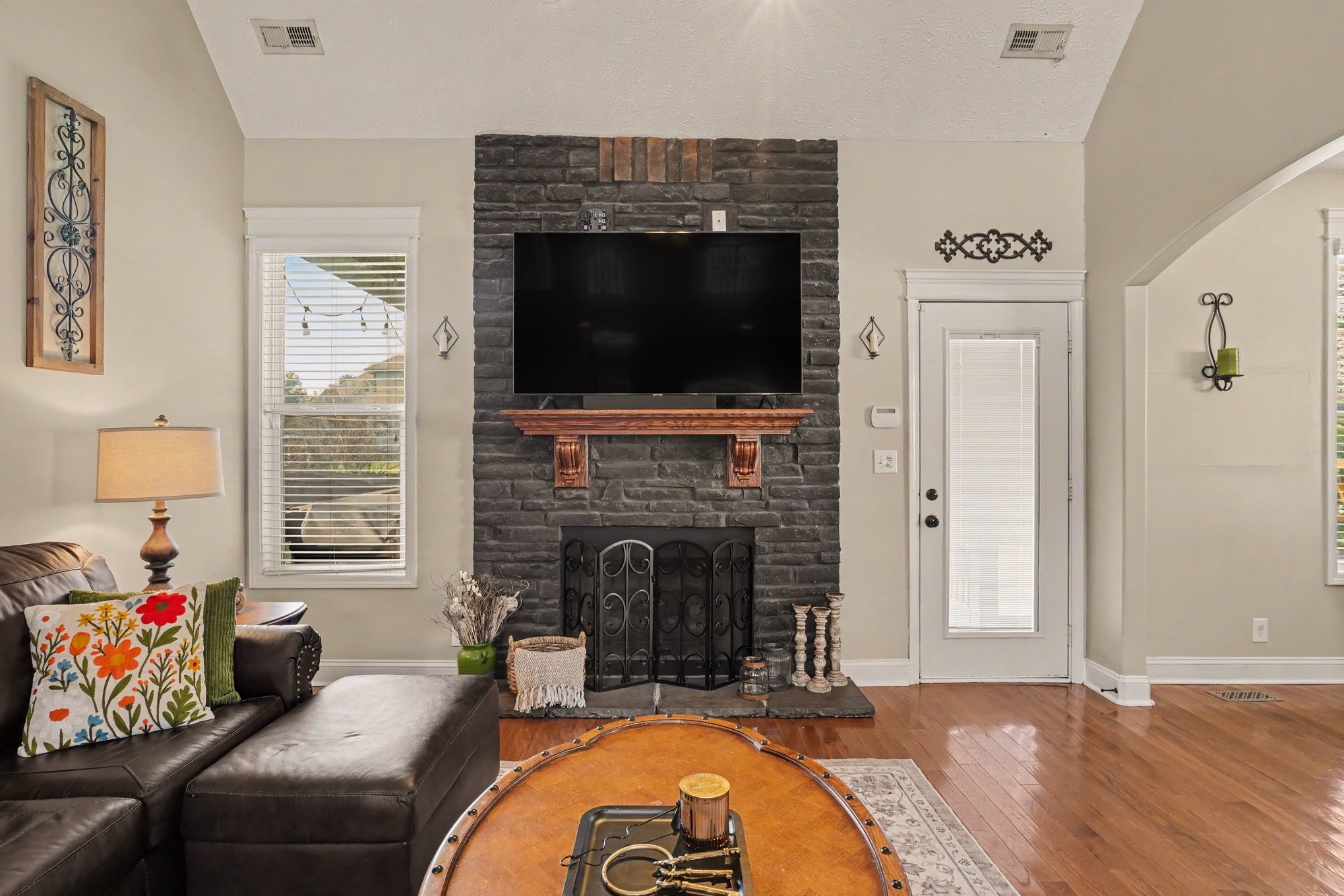 1520 Green Grove Way Property Photo 5