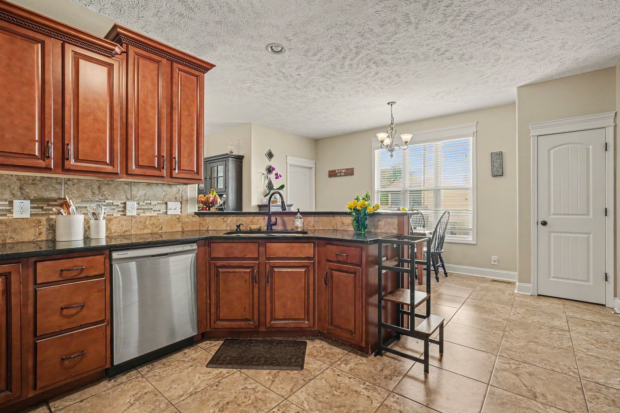 1520 Green Grove Way Property Photo 10