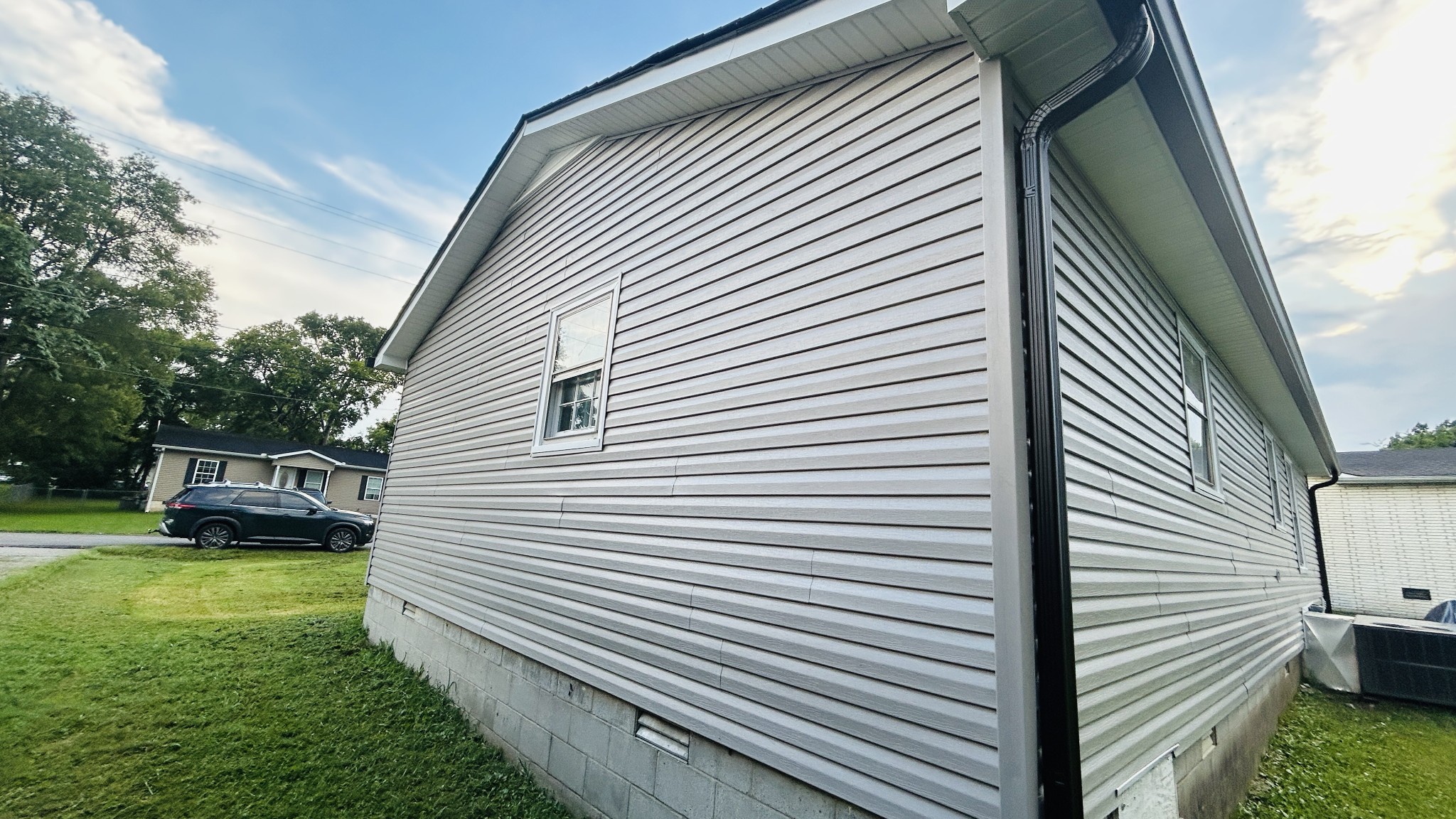 429 Fairground Hts Property Photo 2
