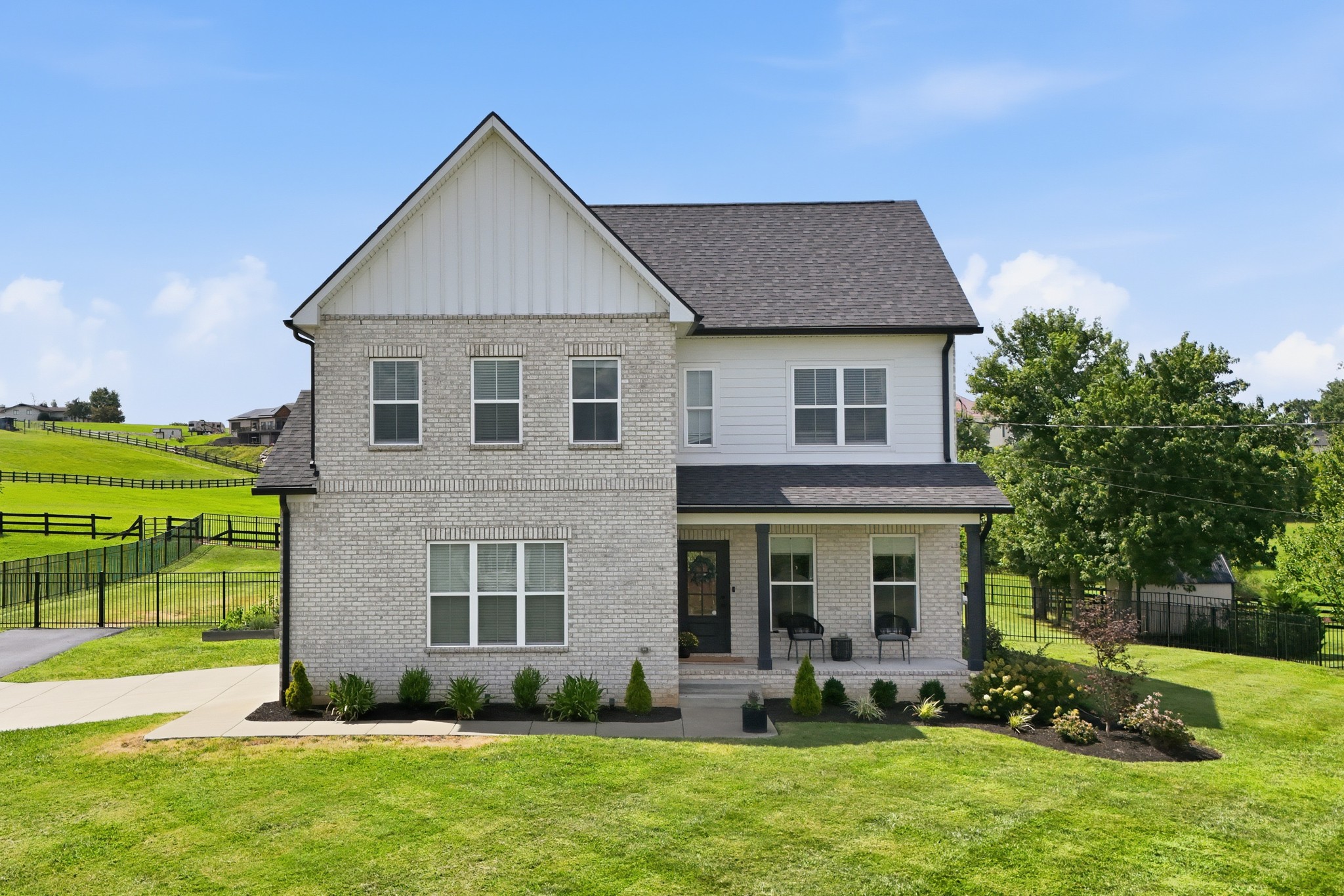 1412 Barrett Dr