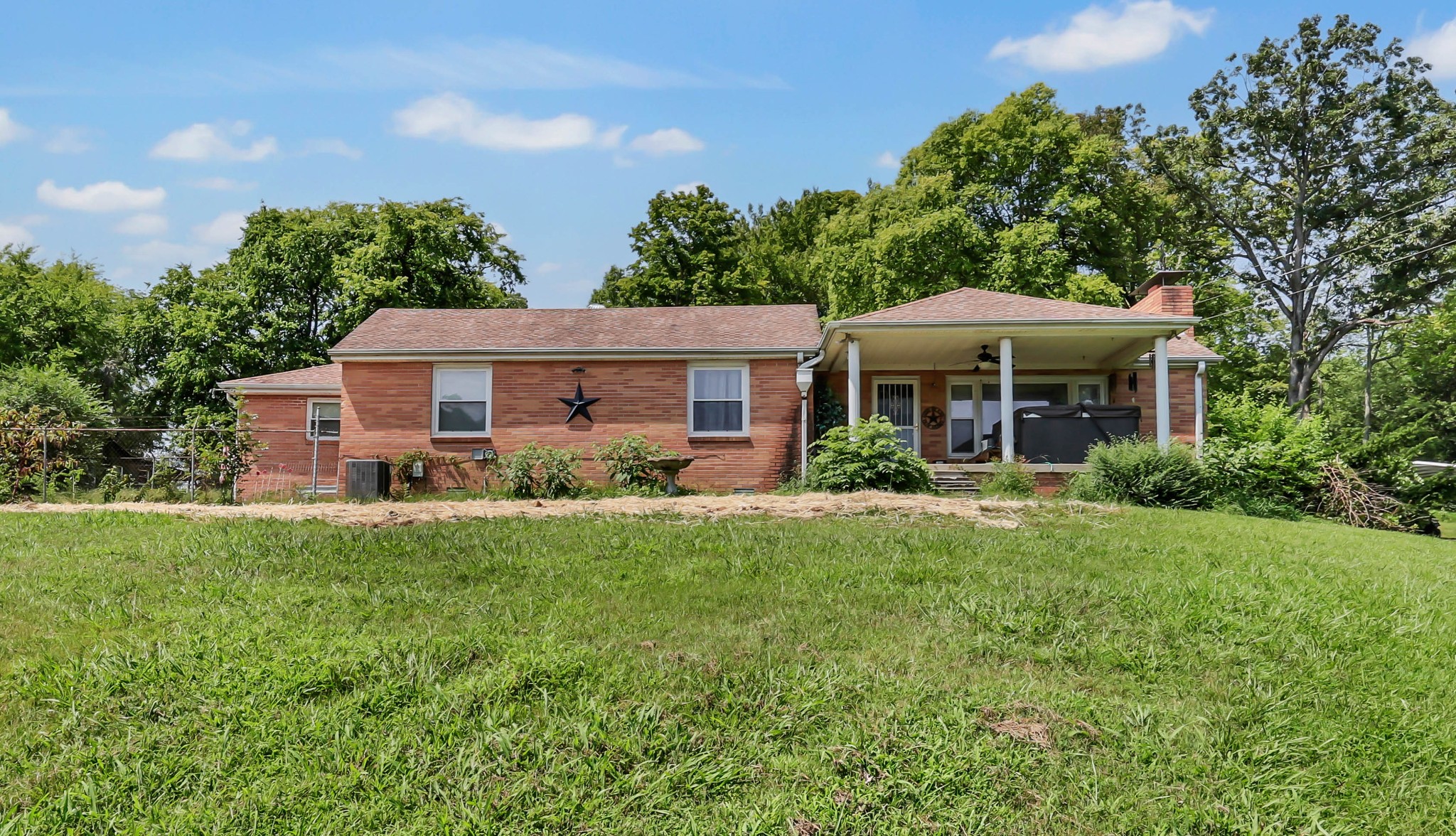 1436 River Rd Property Photo 1