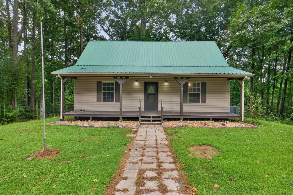 147 Ray Ln Property Photo 1