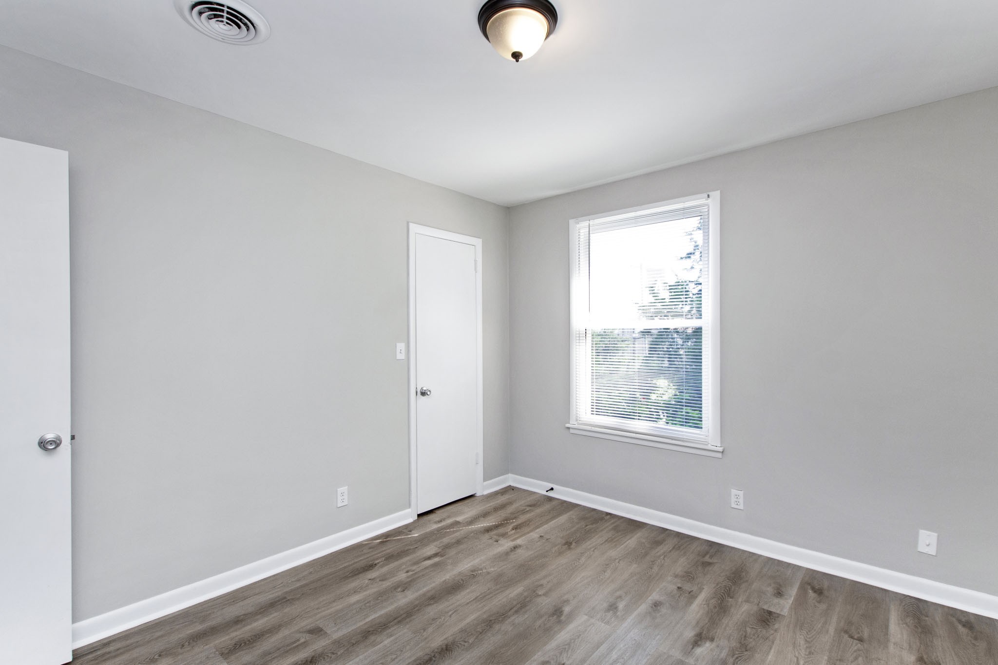 1012 Hickory Hill Ln Property Photo 8