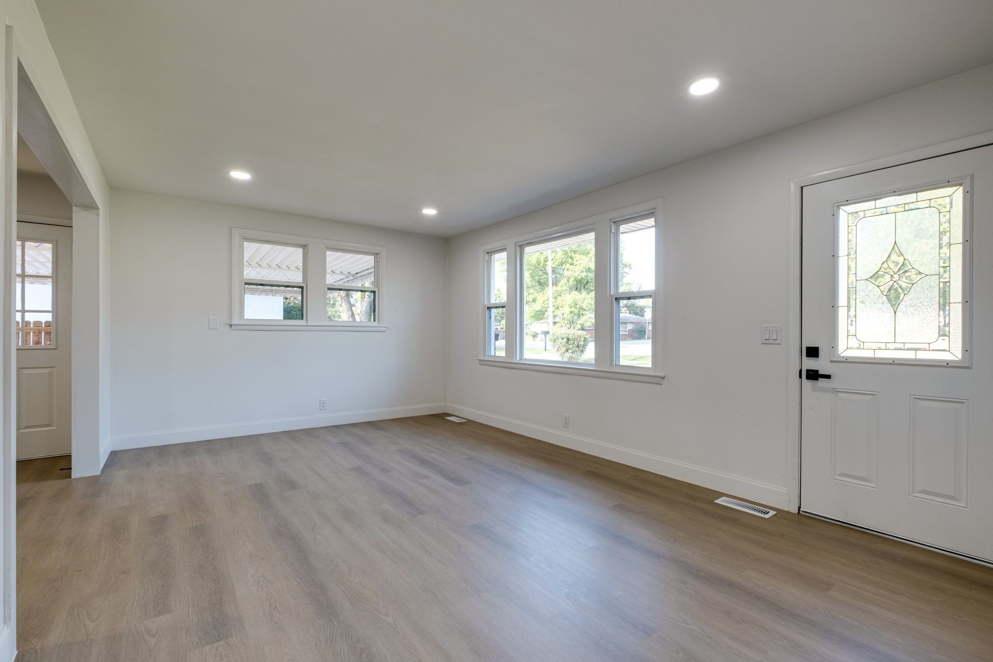 511 Wanda Dr Property Photo 3