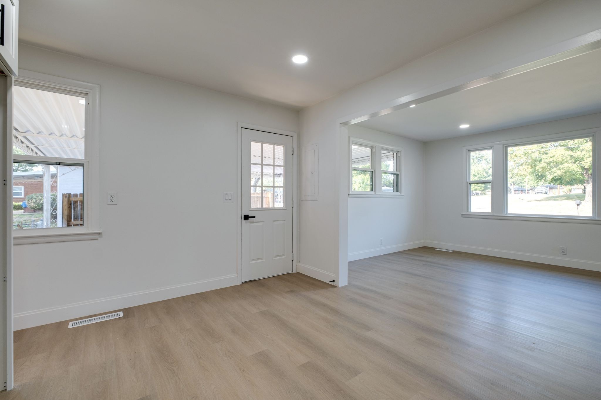 511 Wanda Dr Property Photo 4