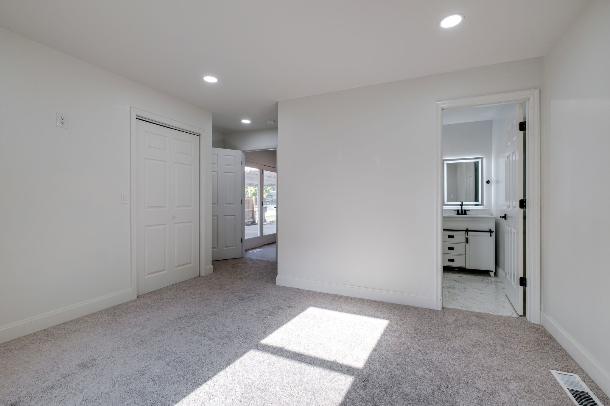 511 Wanda Dr Property Photo 19