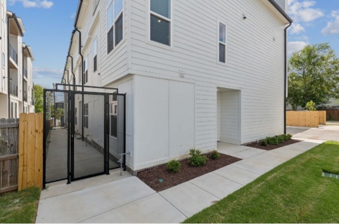 110 Myrtle St Property Photo 24