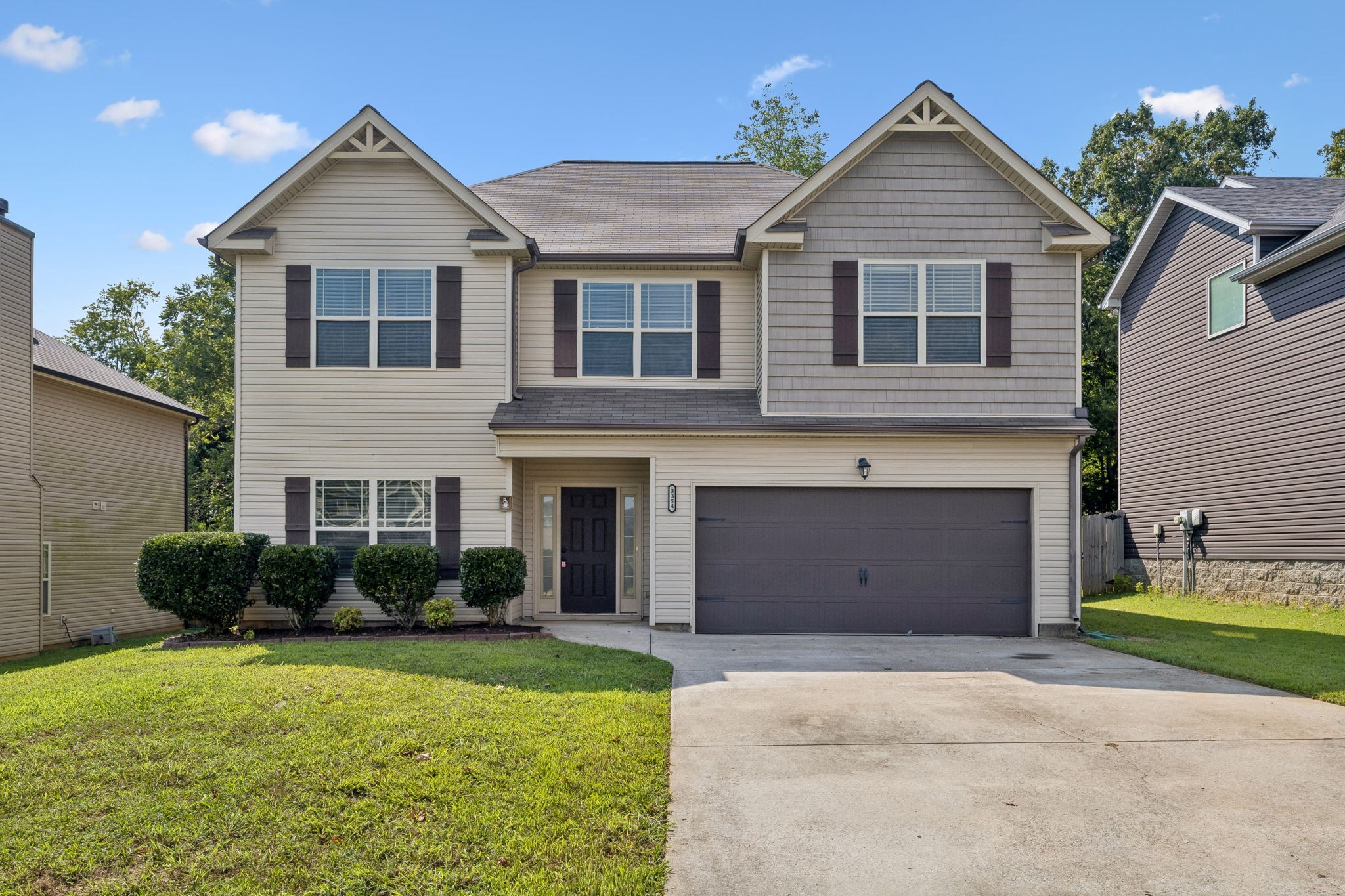3354 N Henderson Way Property Photo 1