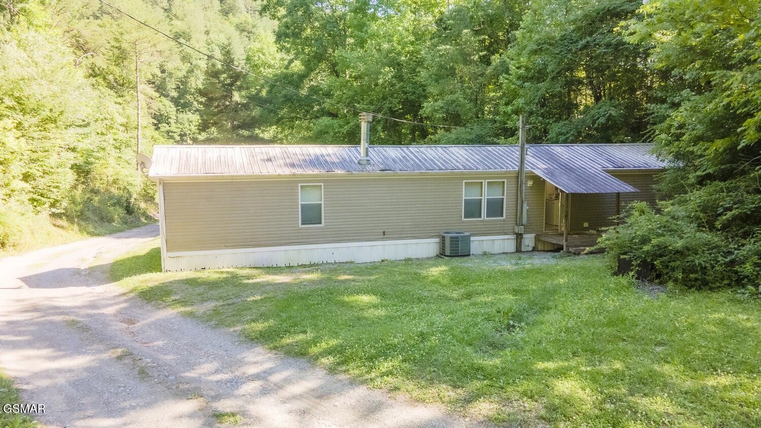 463 Lovers Lane Property Photo 15