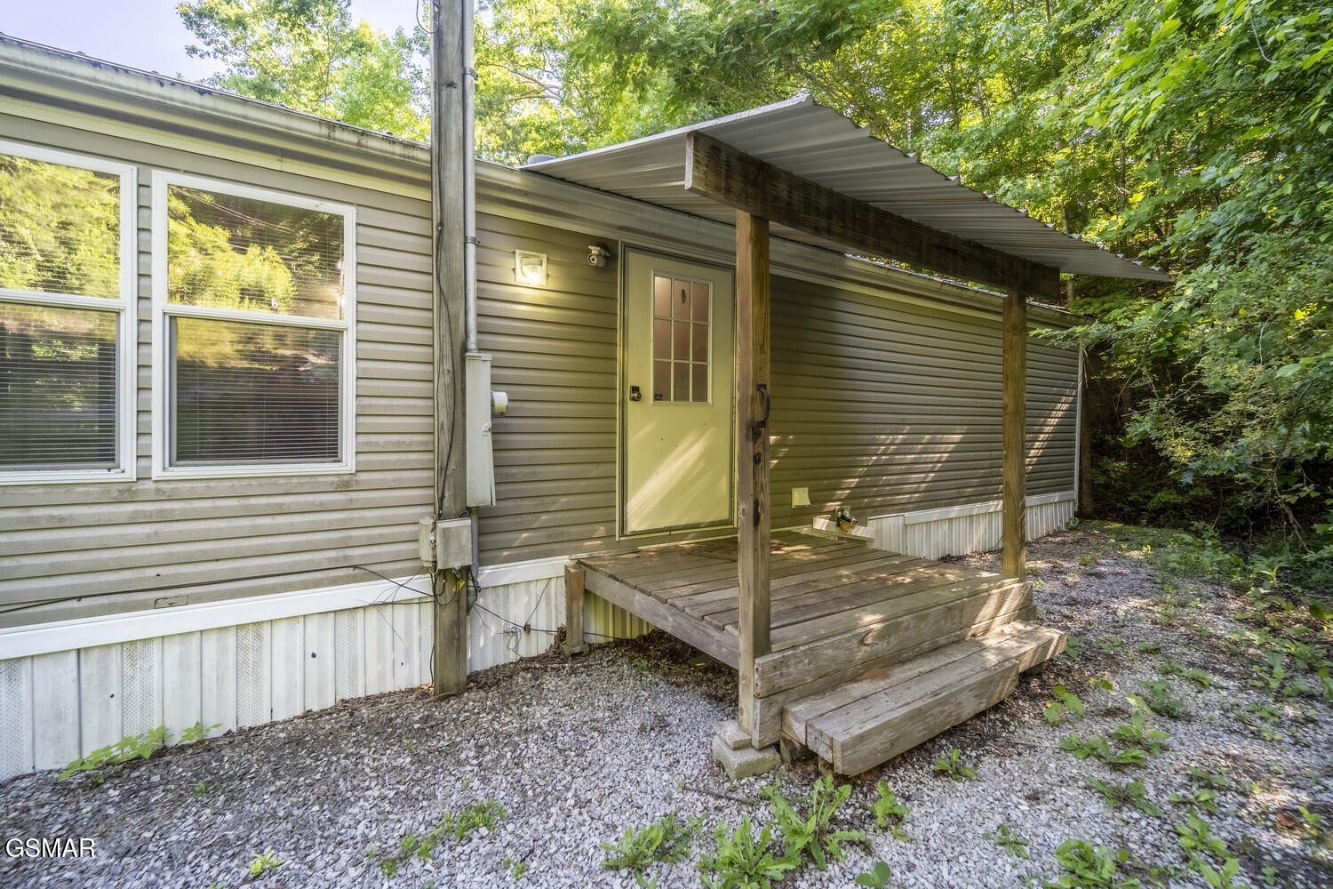 463 Lovers Lane Property Photo 16