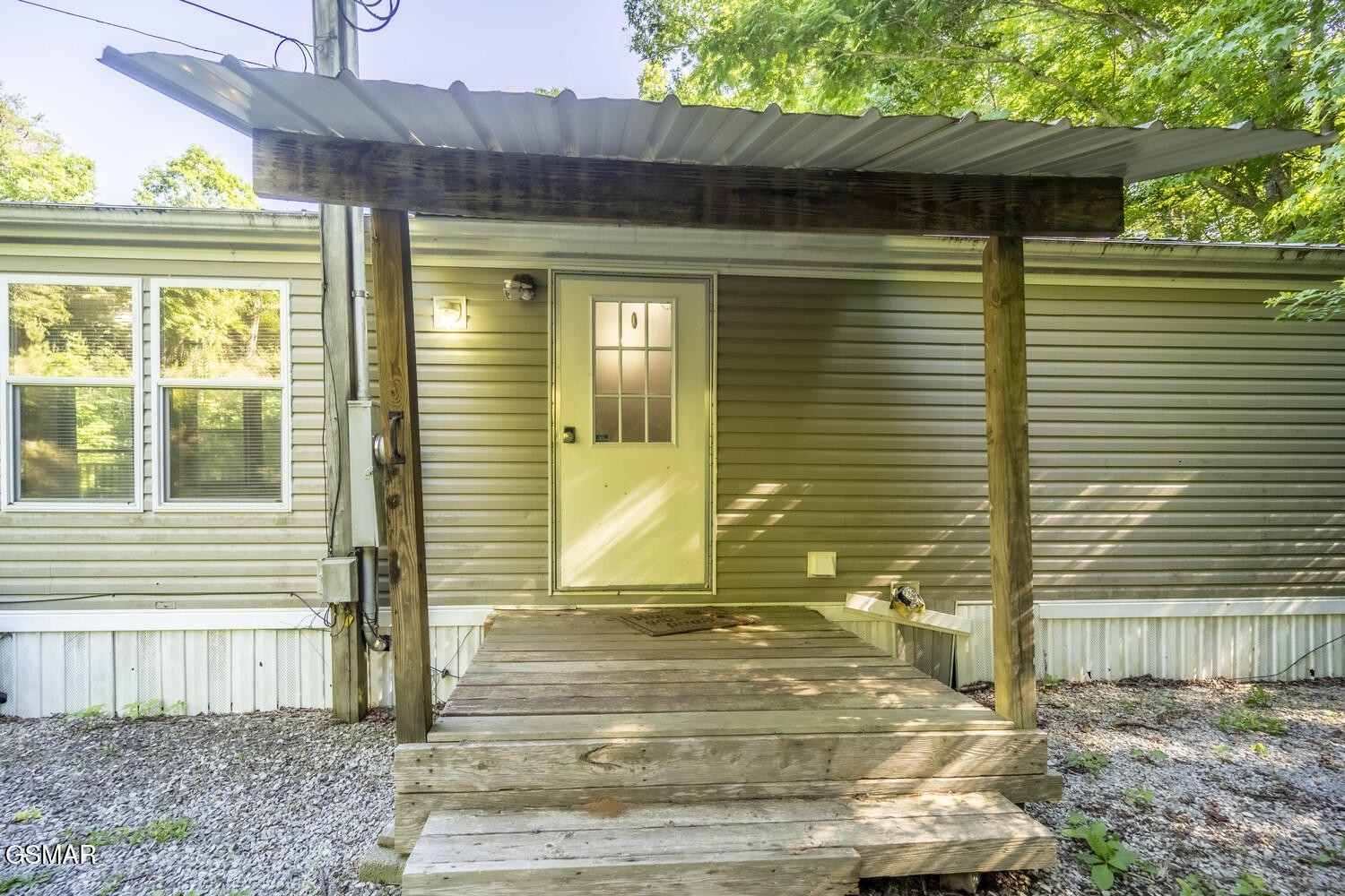 463 Lovers Lane Property Photo 17