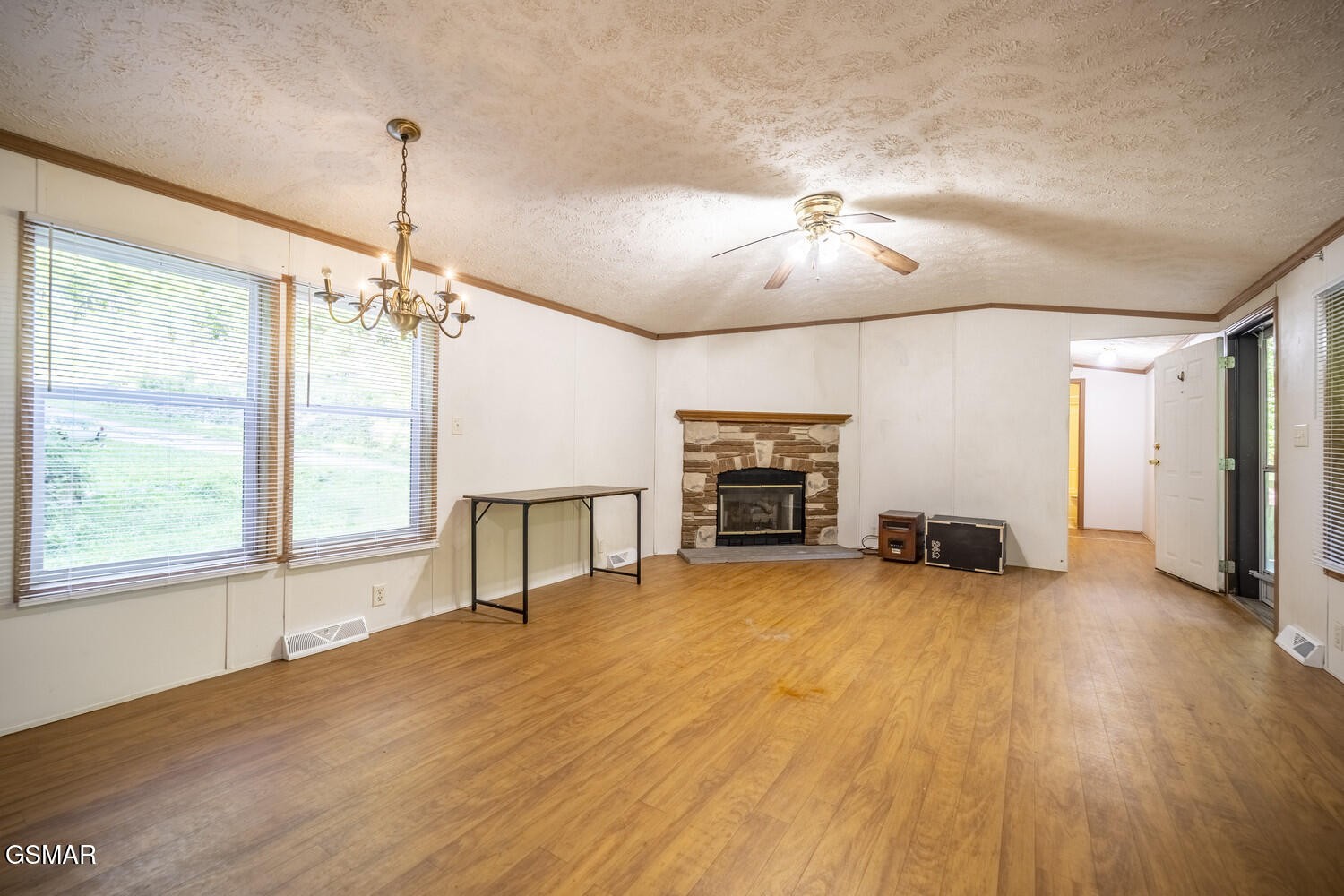 463 Lovers Lane Property Photo 18