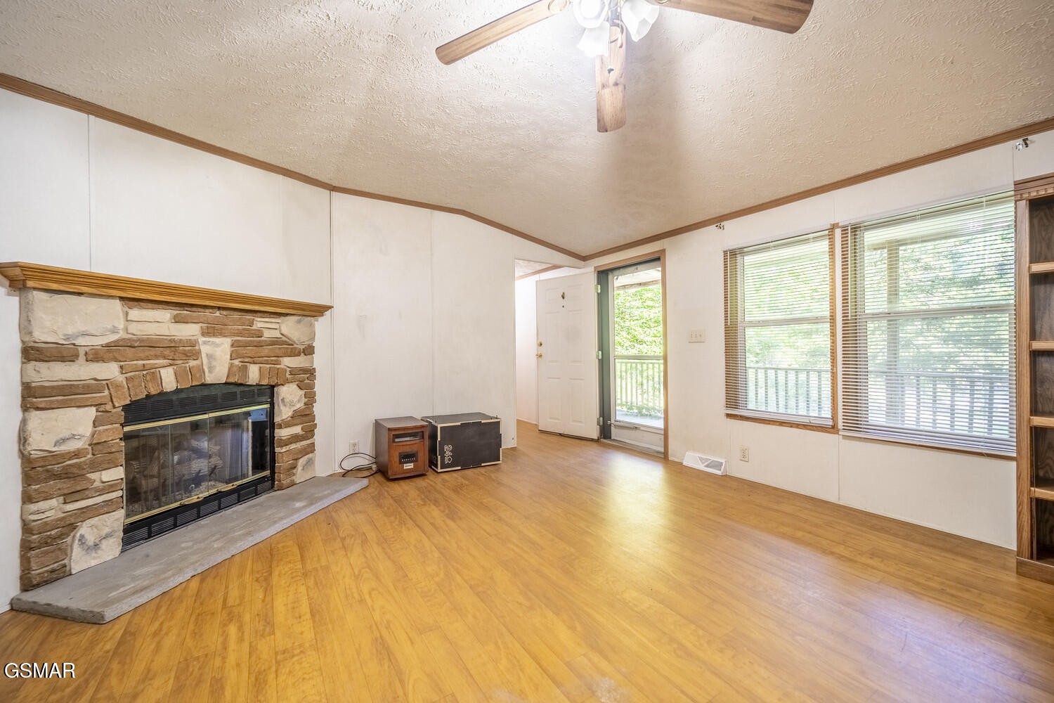 463 Lovers Lane Property Photo 19