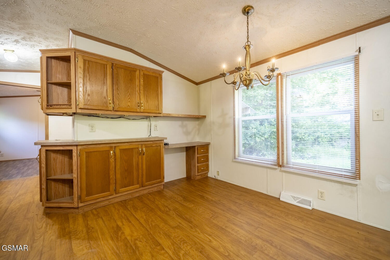 463 Lovers Lane Property Photo 20