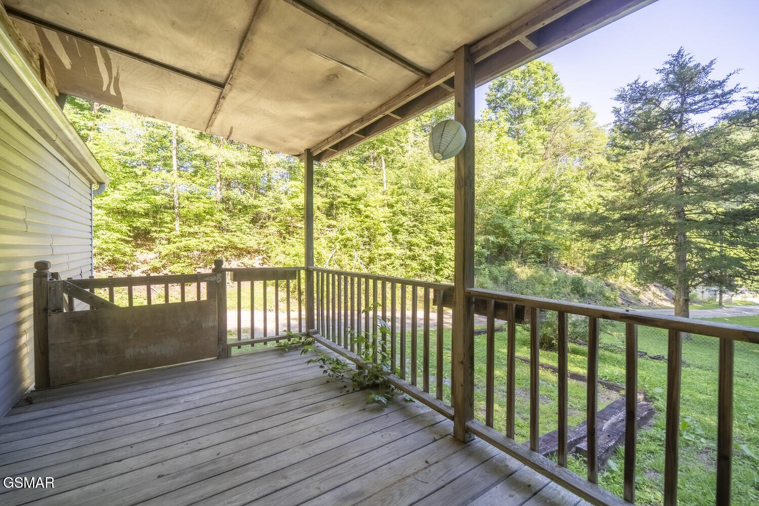 463 Lovers Lane Property Photo 32