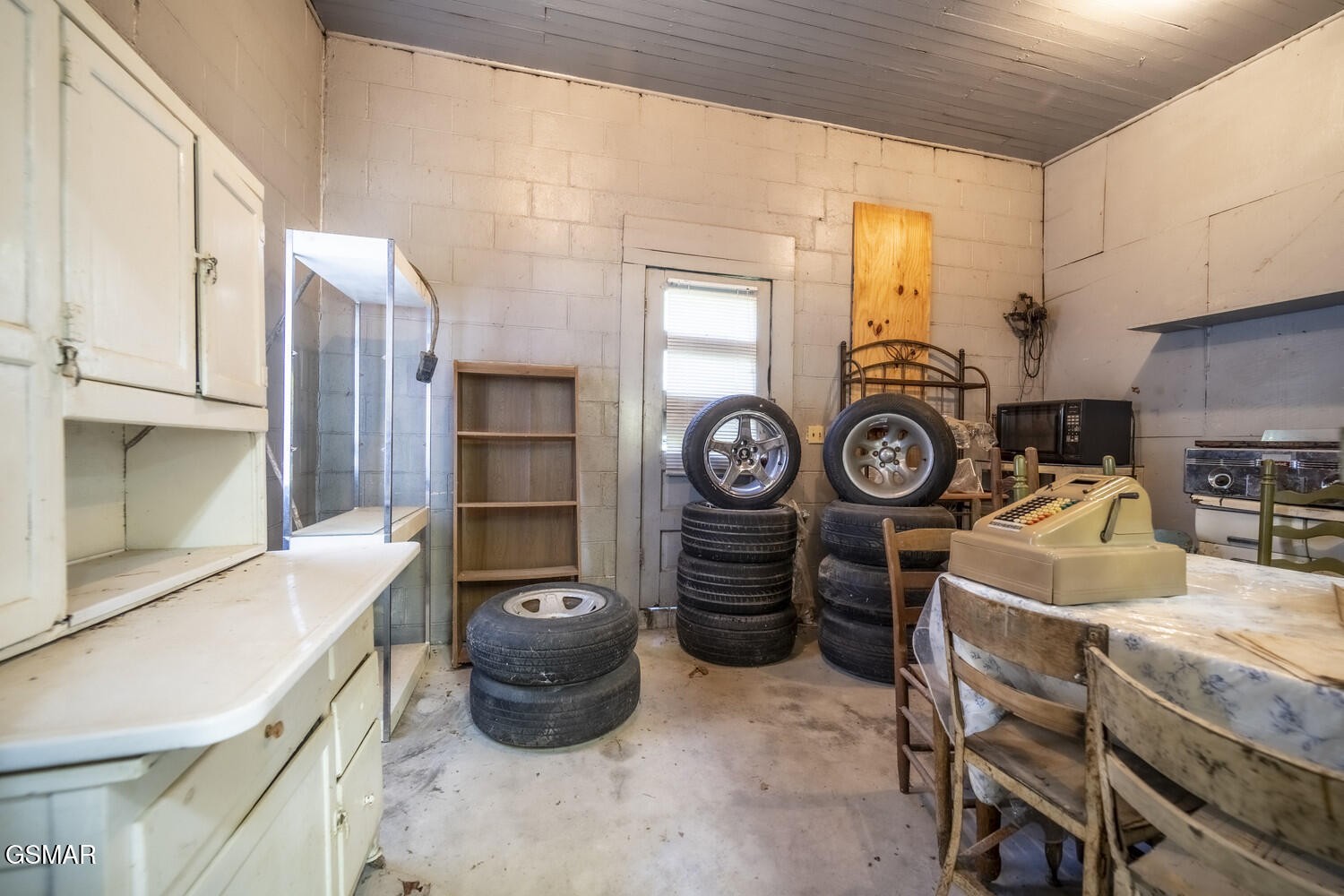 463 Lovers Lane Property Photo 43