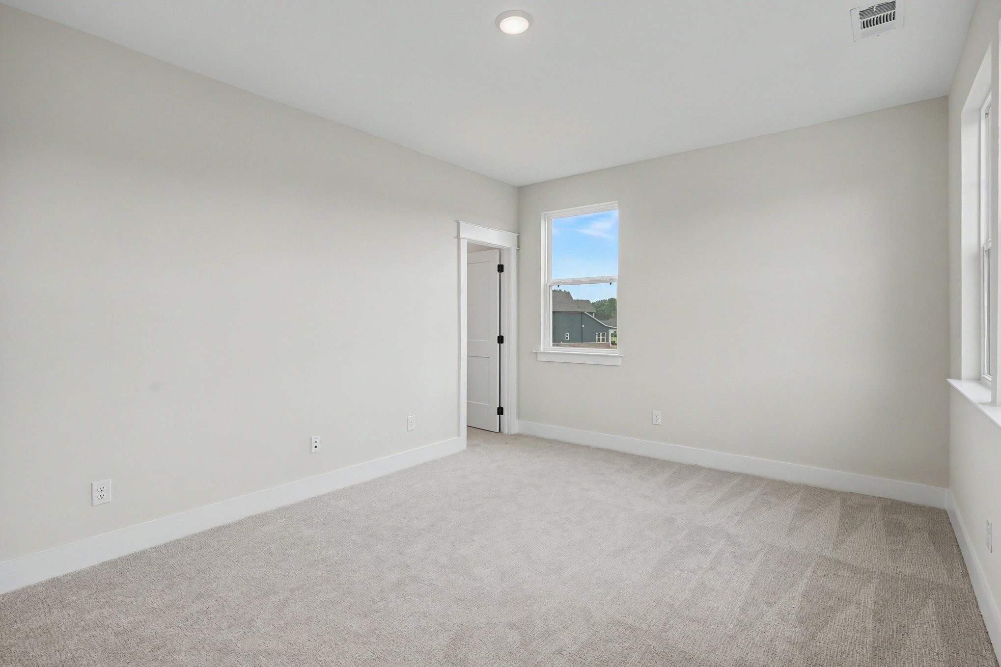 2911 Chetco Way Property Photo 35