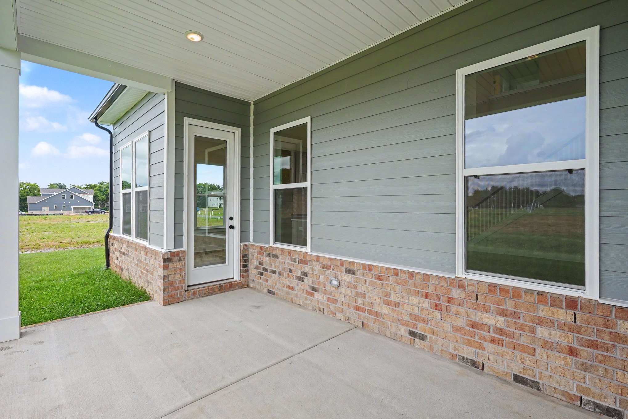 2911 Chetco Way Property Photo 41