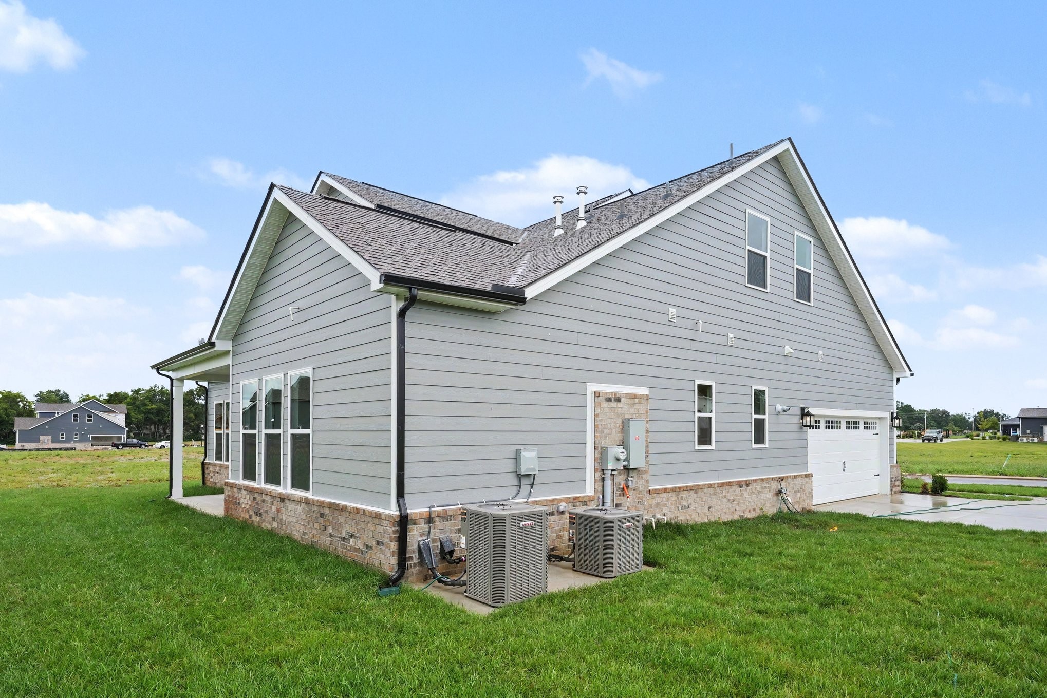 2911 Chetco Way Property Photo 43