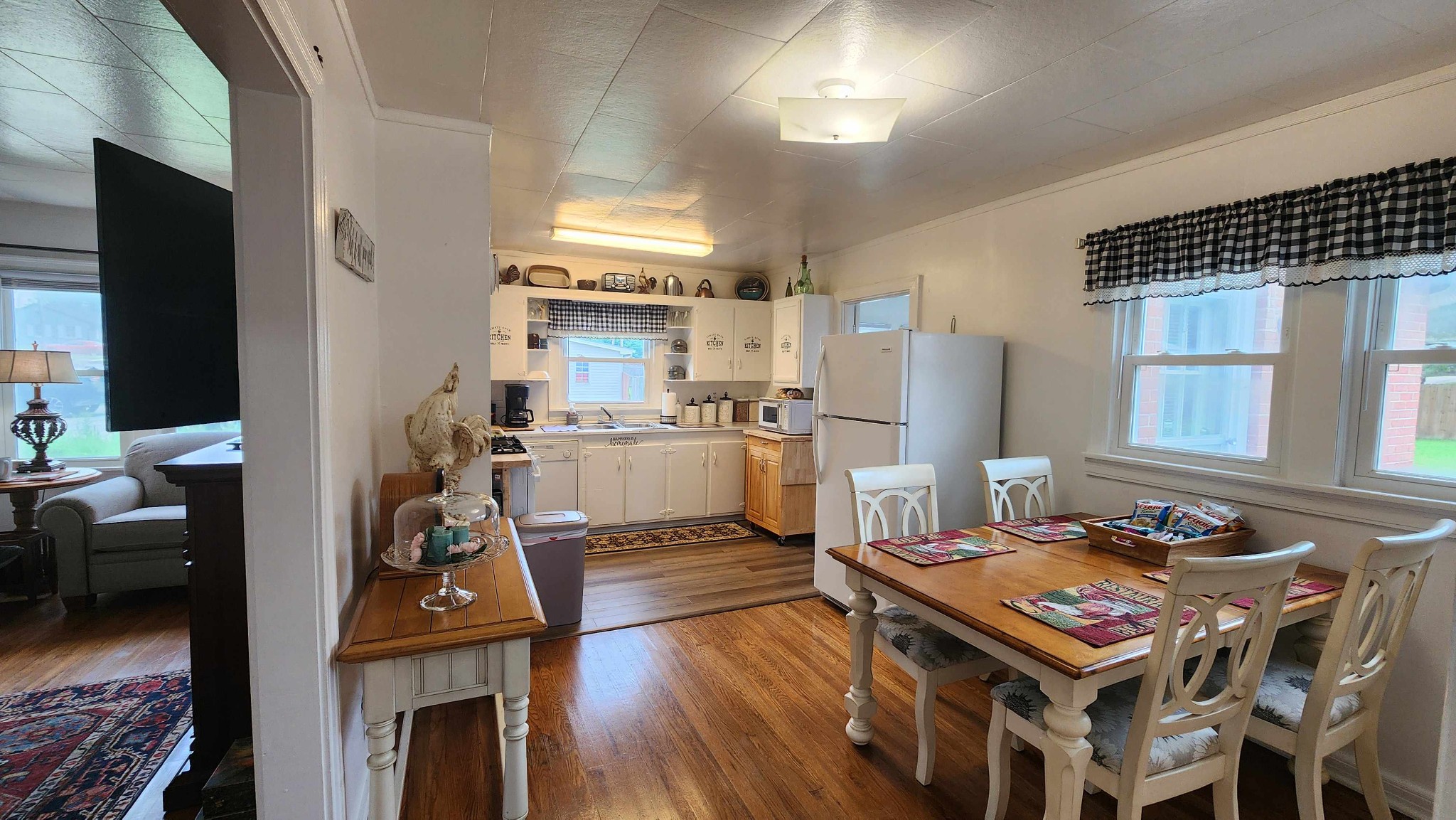 127 Washington St Property Photo 12