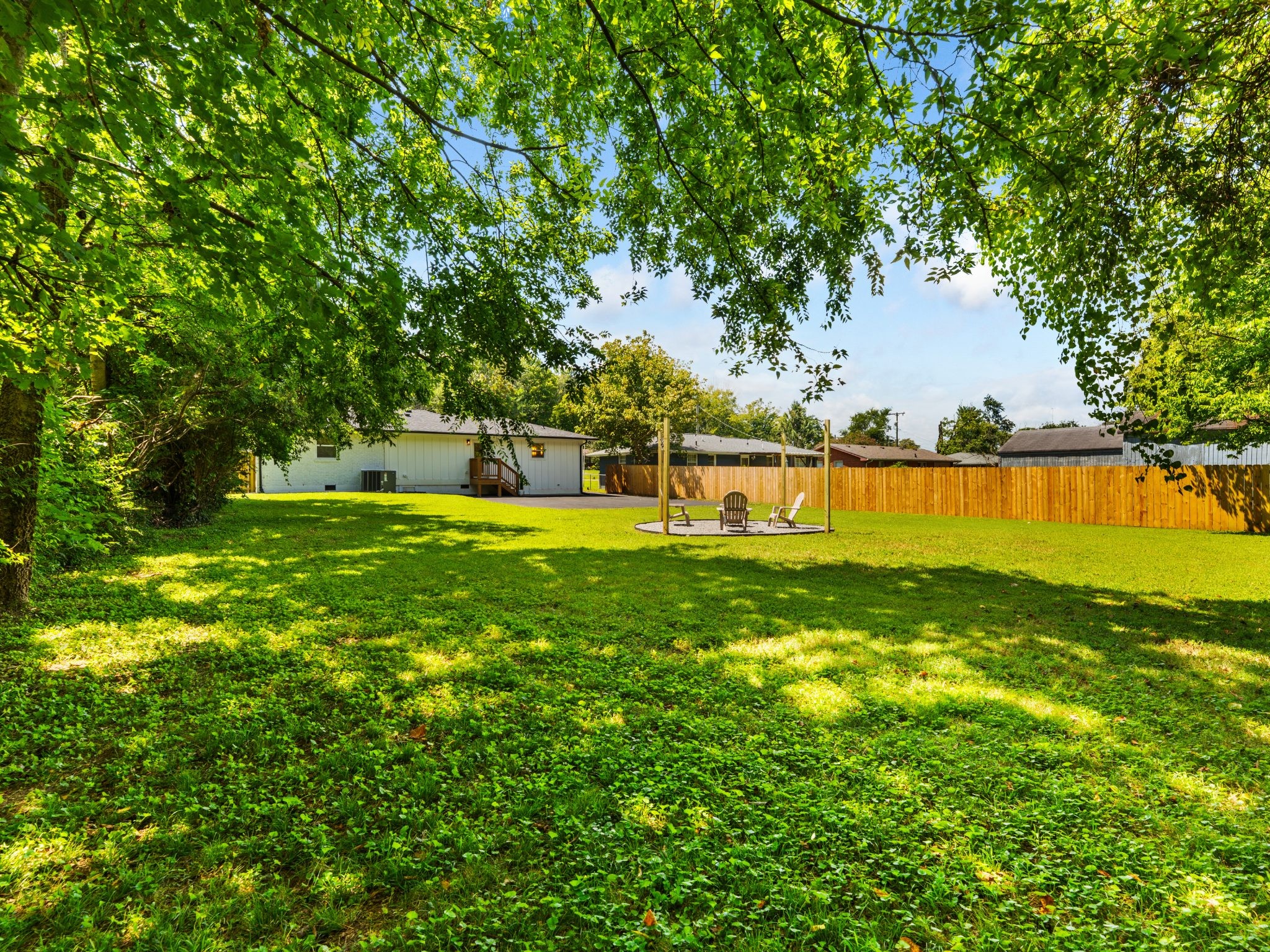 812 Tuckahoe Dr Property Photo 3