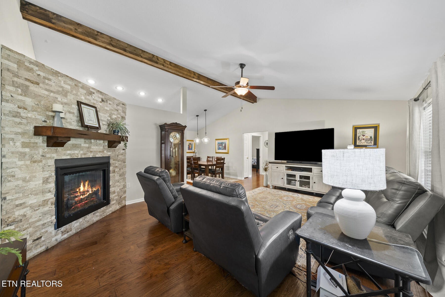 615 Apoka Lane Property Photo 4