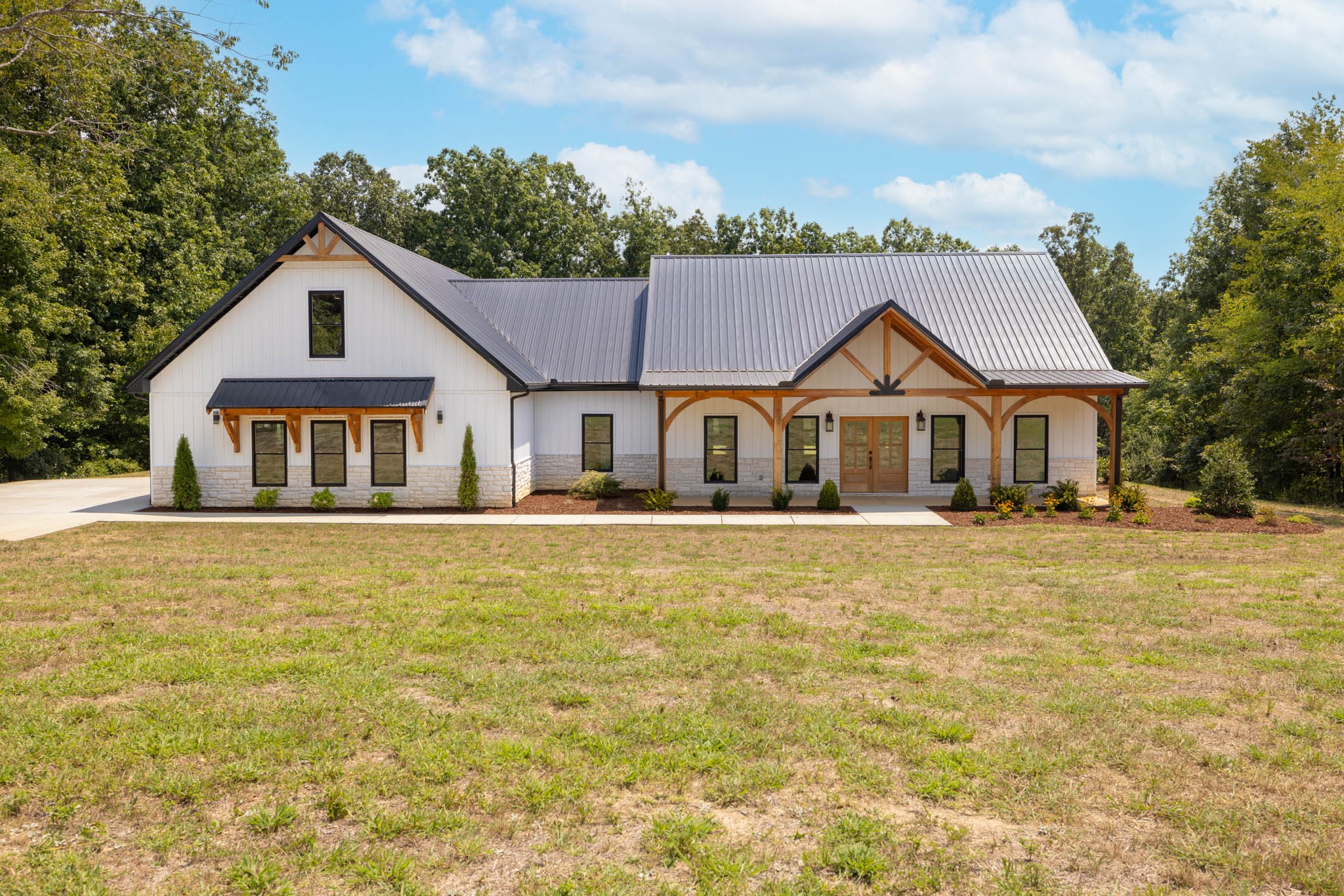 2024 Trace Creek Rd Property Photo 1