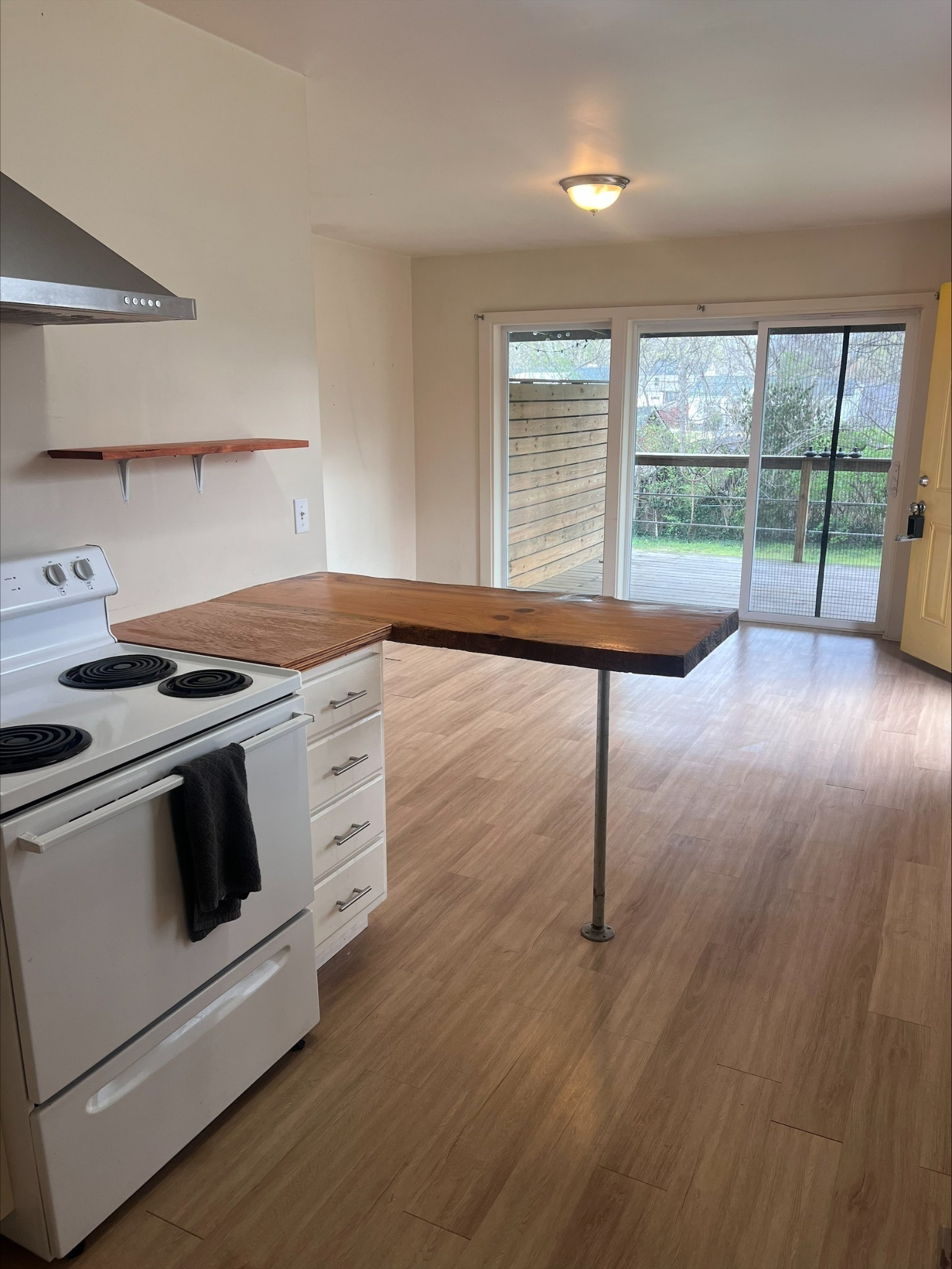 909 Maplewood Pl Property Photo 1