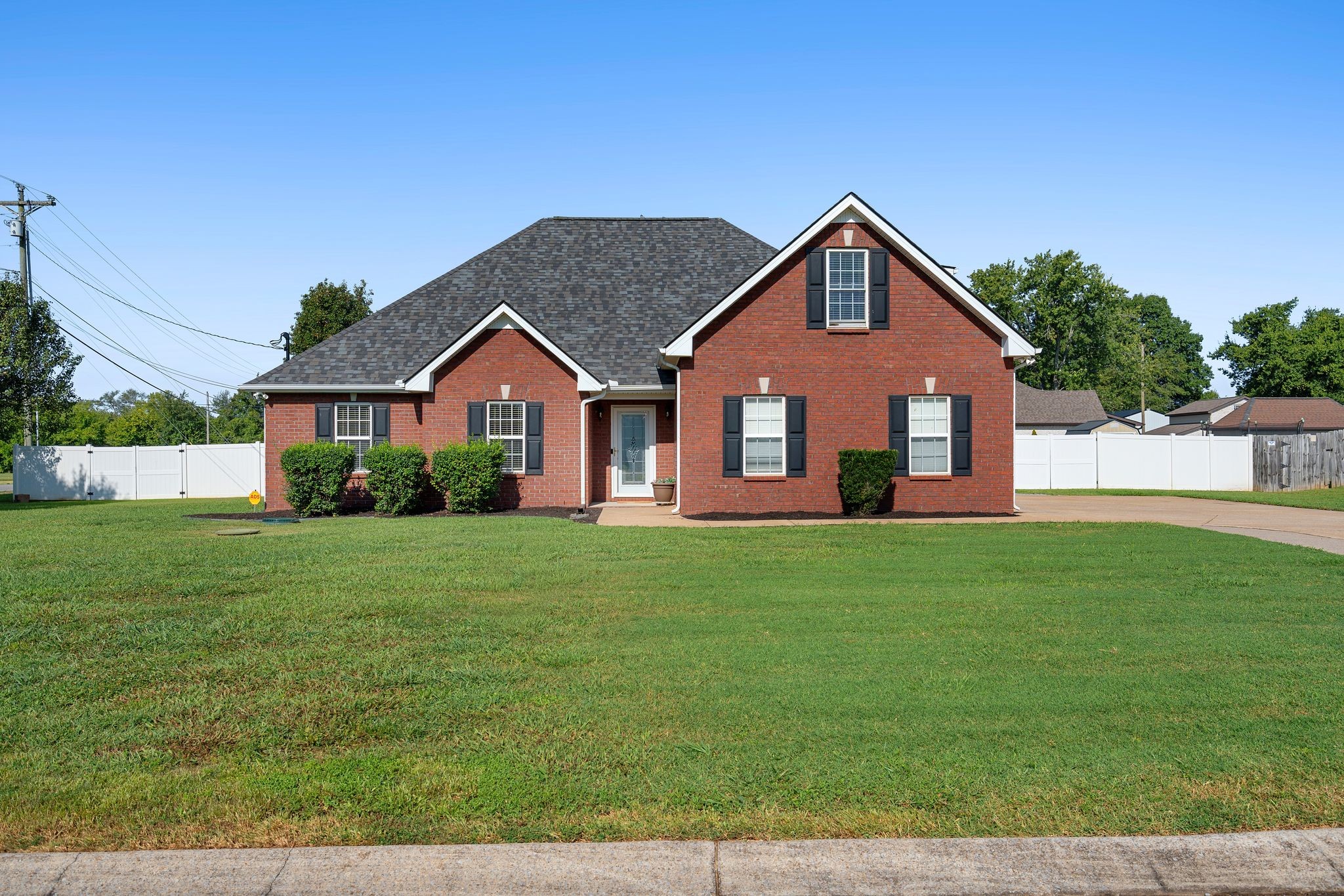 1005 Stratus Dr Property Photo 2