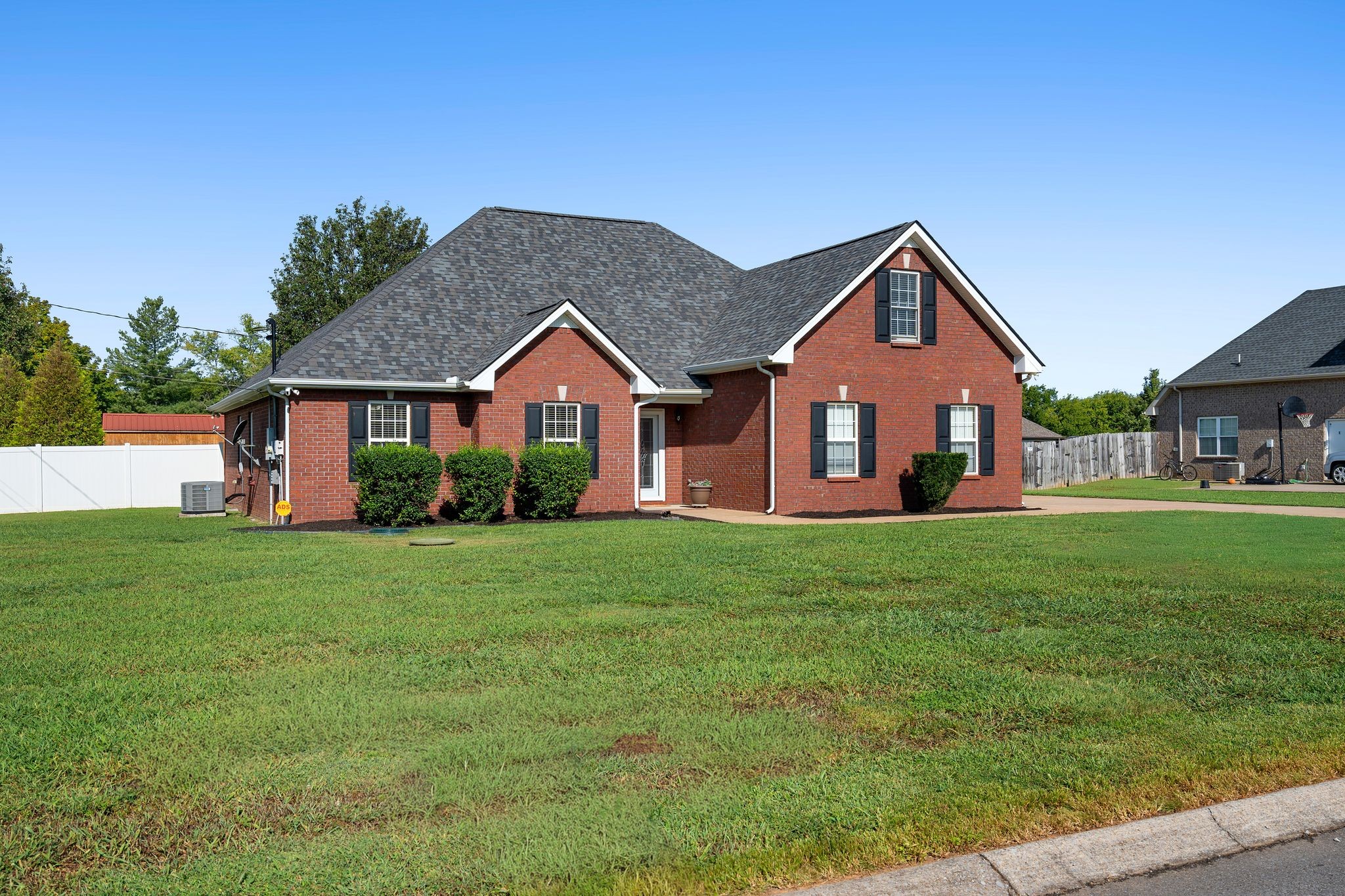 1005 Stratus Dr Property Photo 3