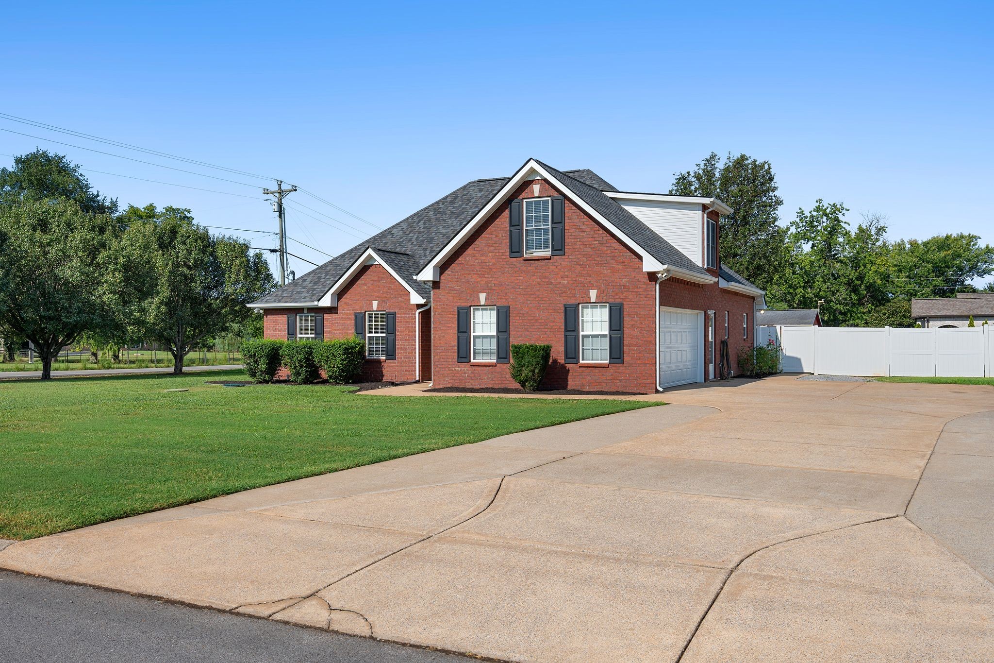 1005 Stratus Dr Property Photo 4