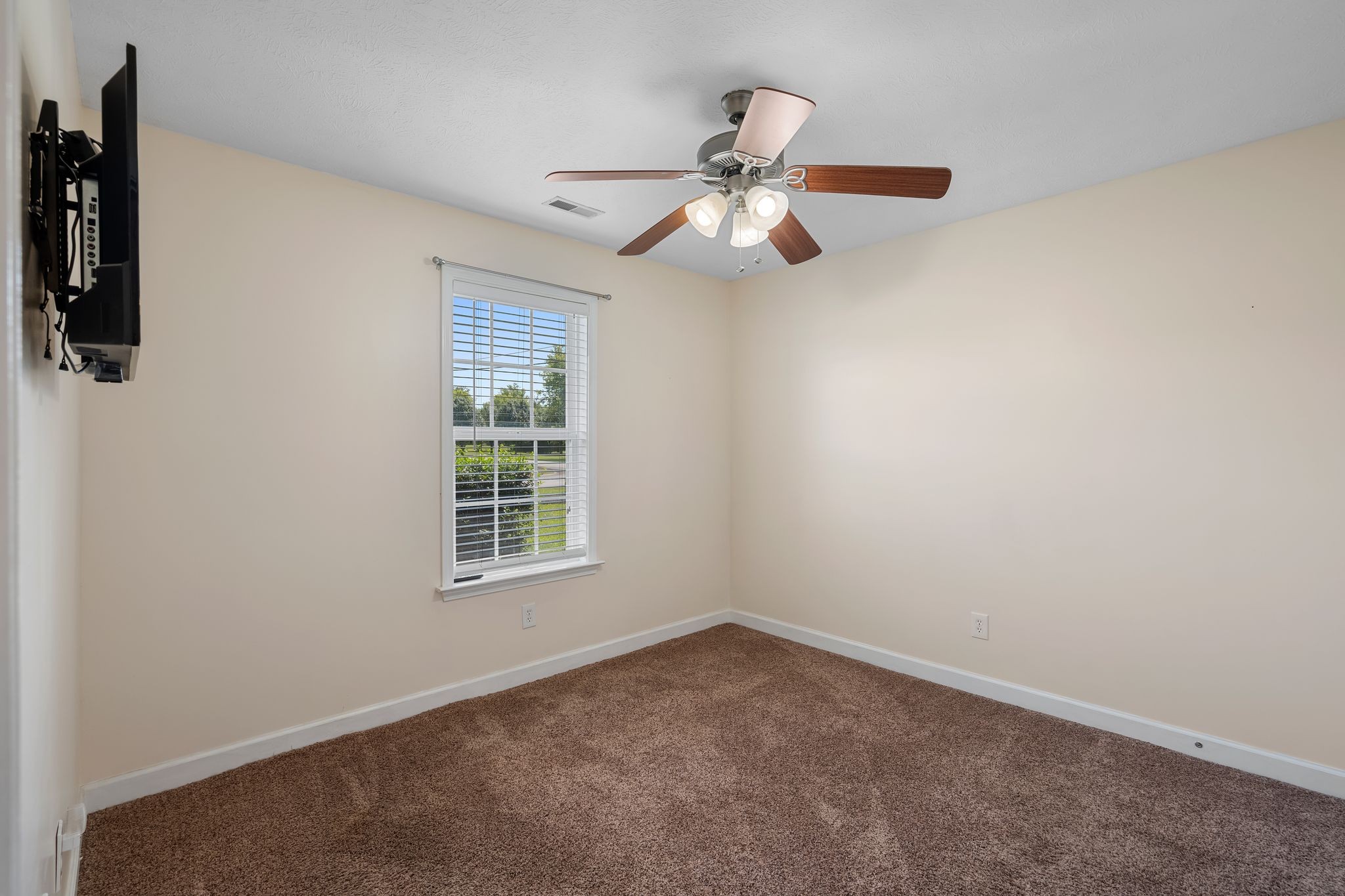 1005 Stratus Dr Property Photo 32