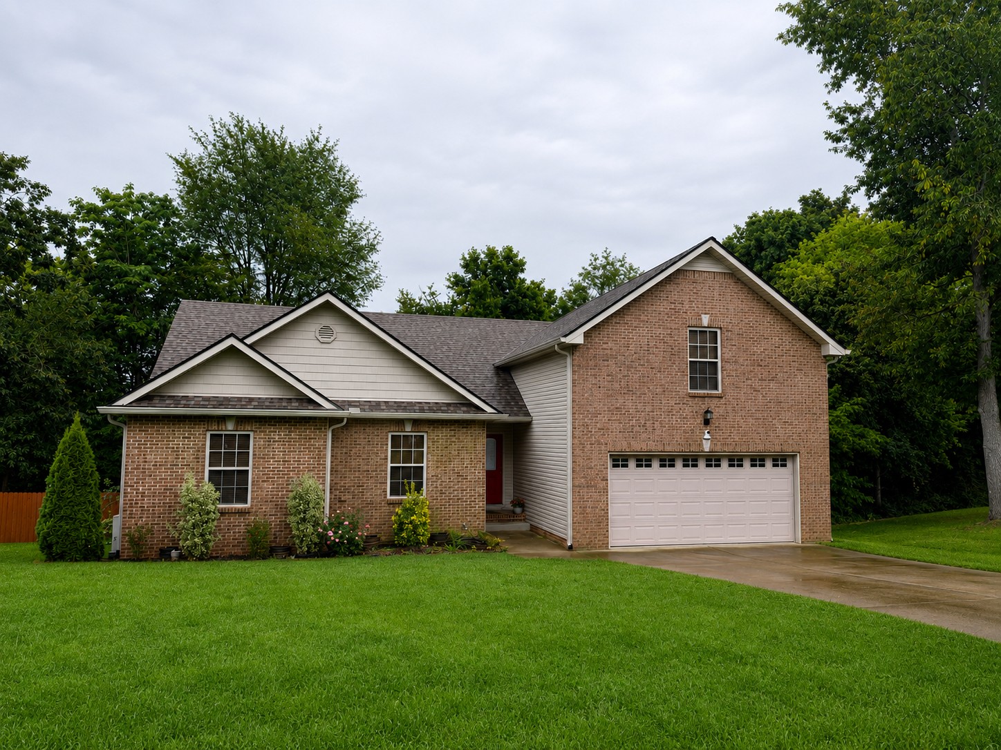 530 Glenstone Springs Dr Property Photo 1