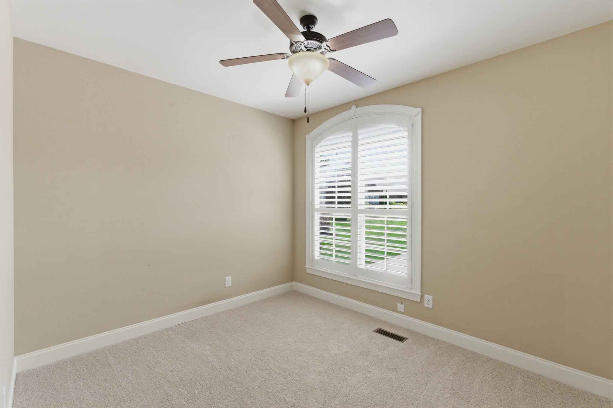 2146 Gorden Xing Property Photo 28