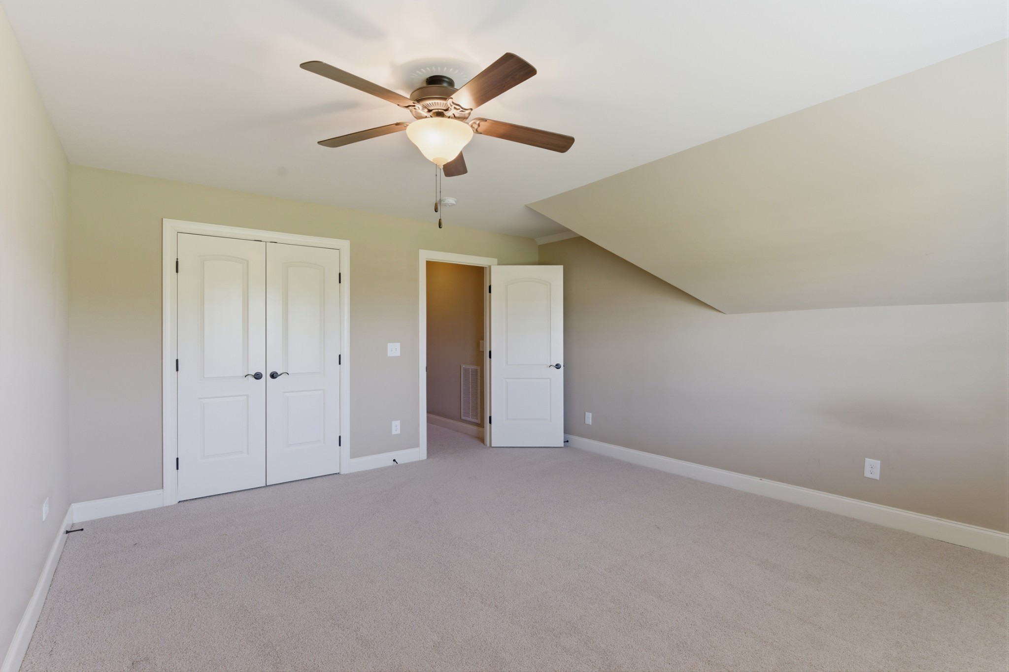 2146 Gorden Xing Property Photo 31