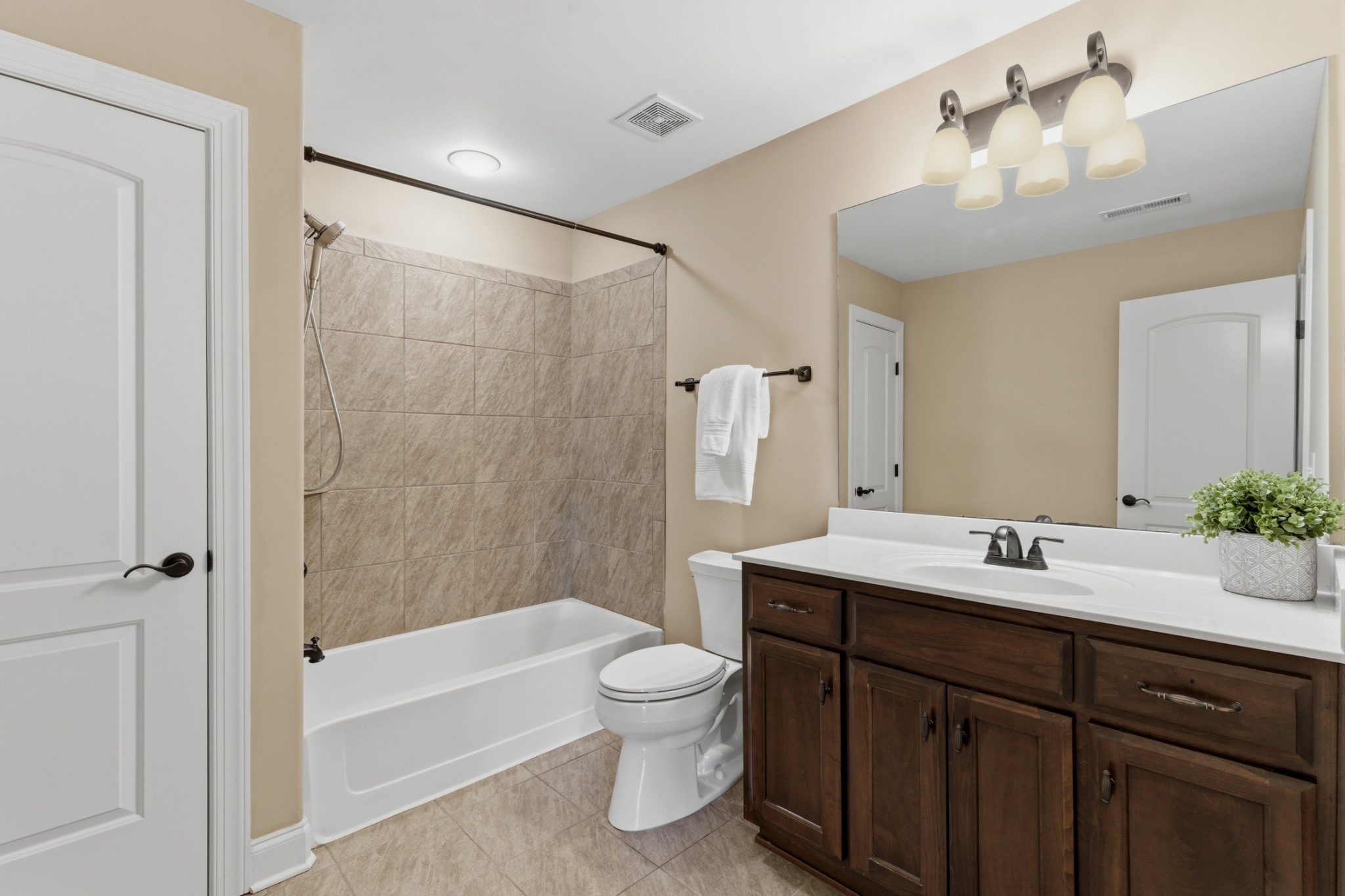 2146 Gorden Xing Property Photo 33
