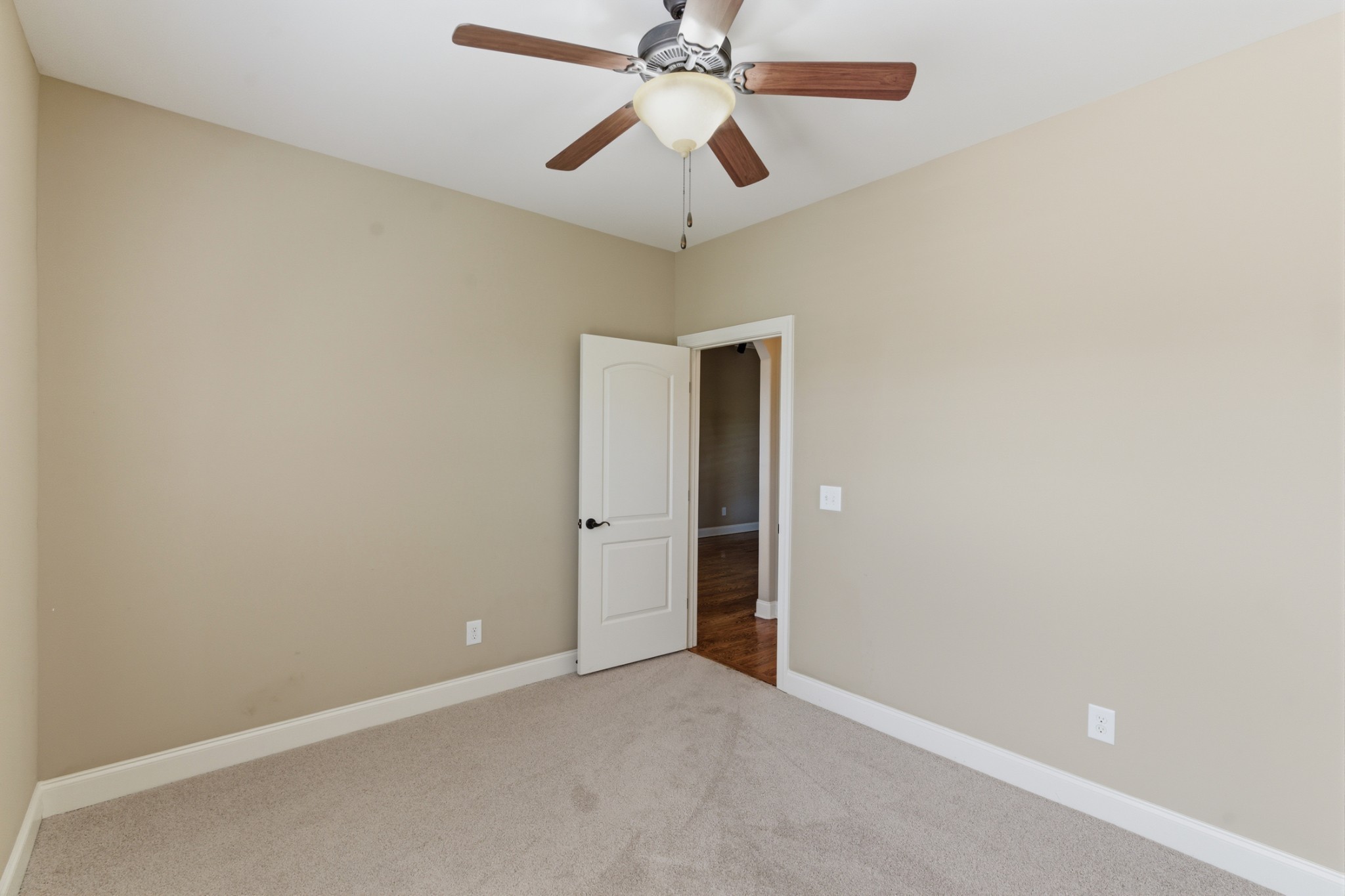2146 Gorden Xing Property Photo 34