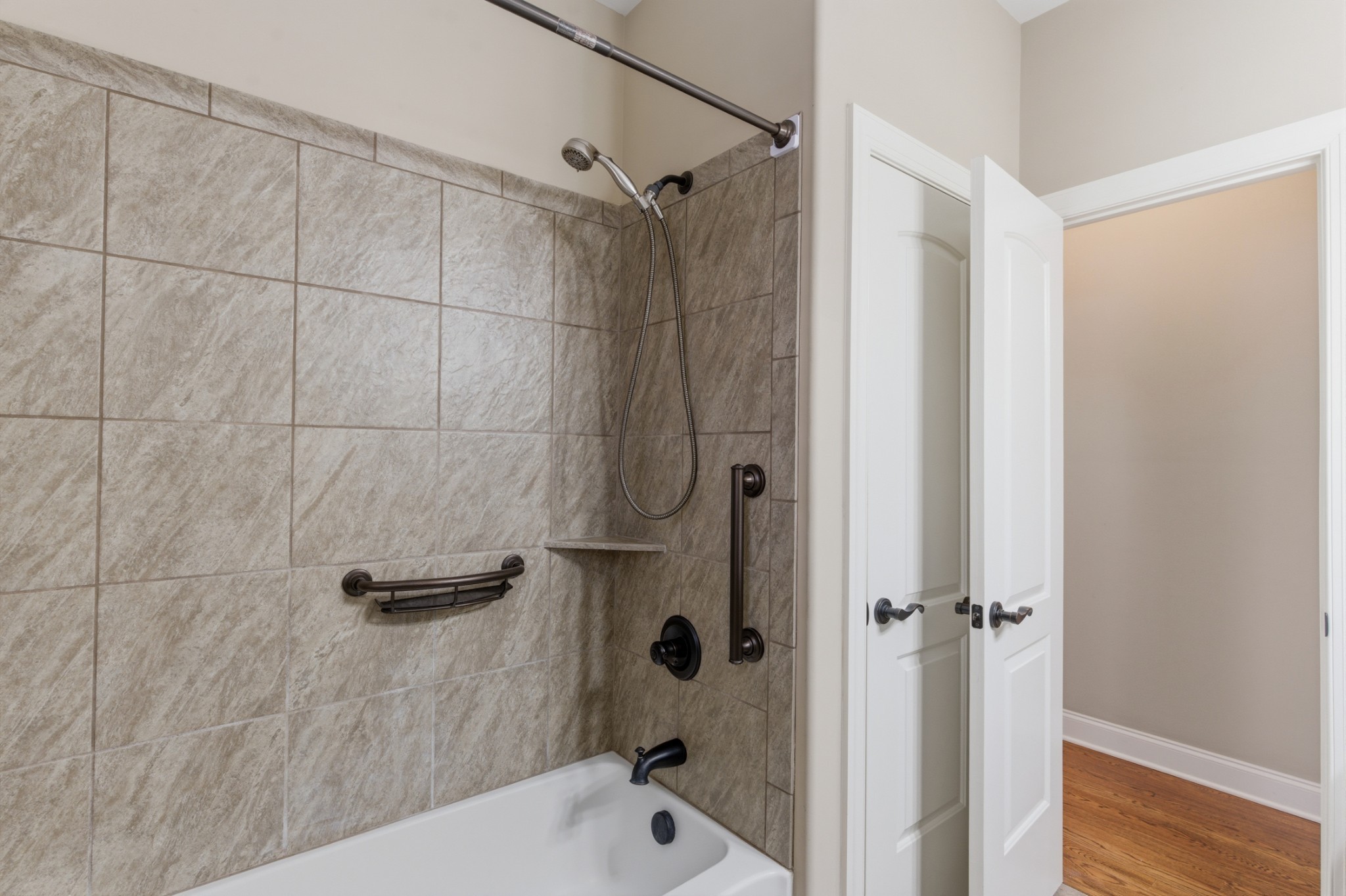 2146 Gorden Xing Property Photo 36