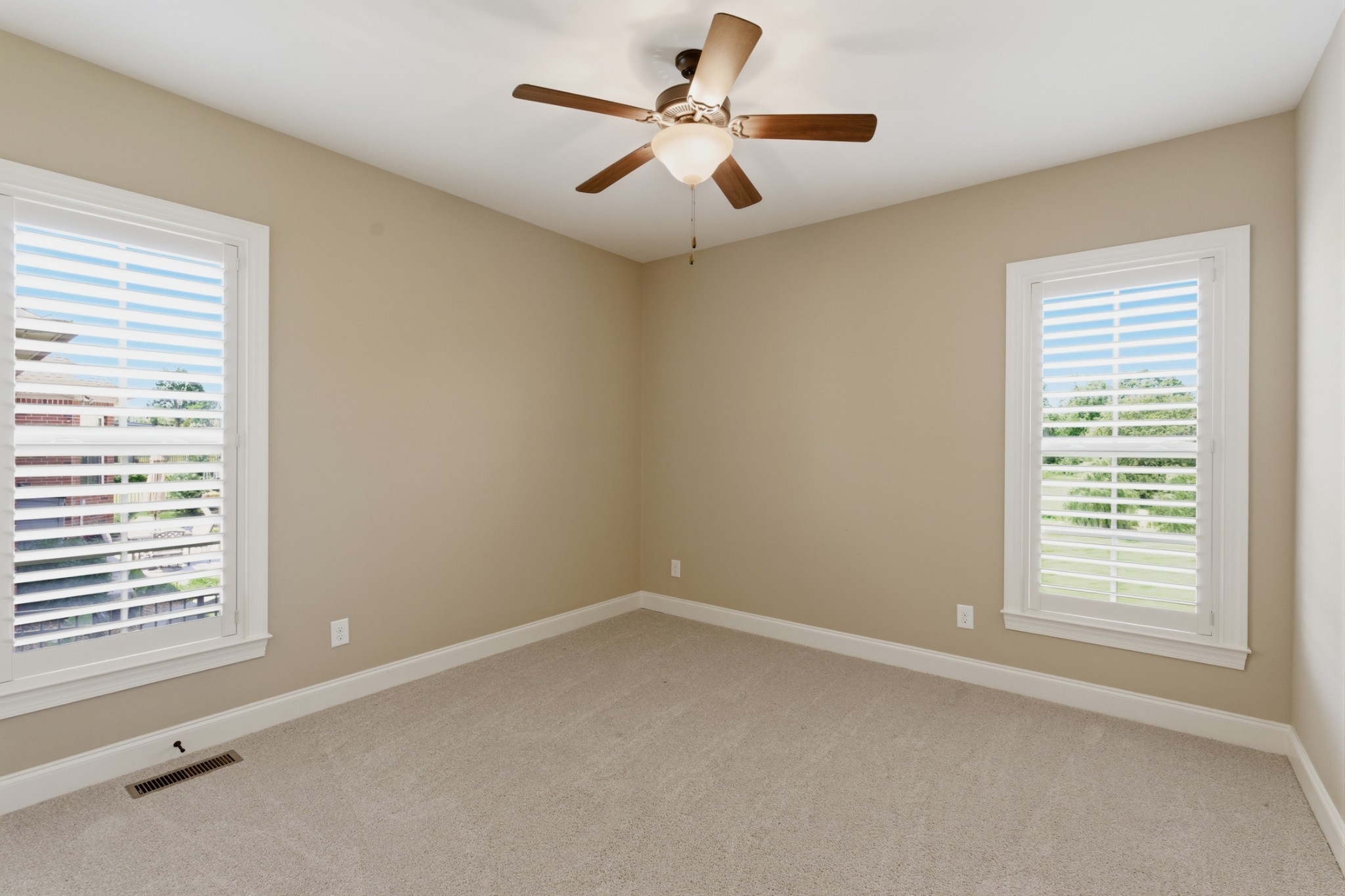 2146 Gorden Xing Property Photo 37